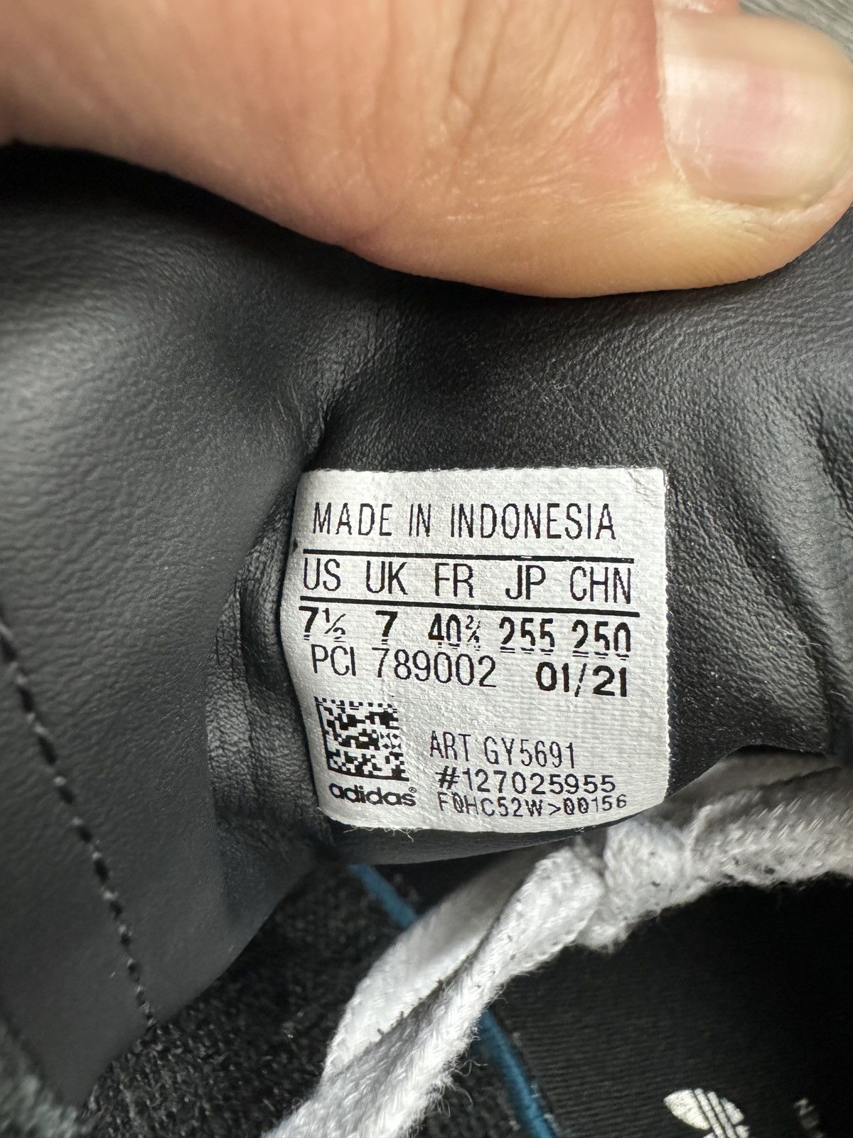 Adidas × Pleasures Adidas X Pleasures superstars Size US 7.5 / EU 40-41 - 12 Thumbnail