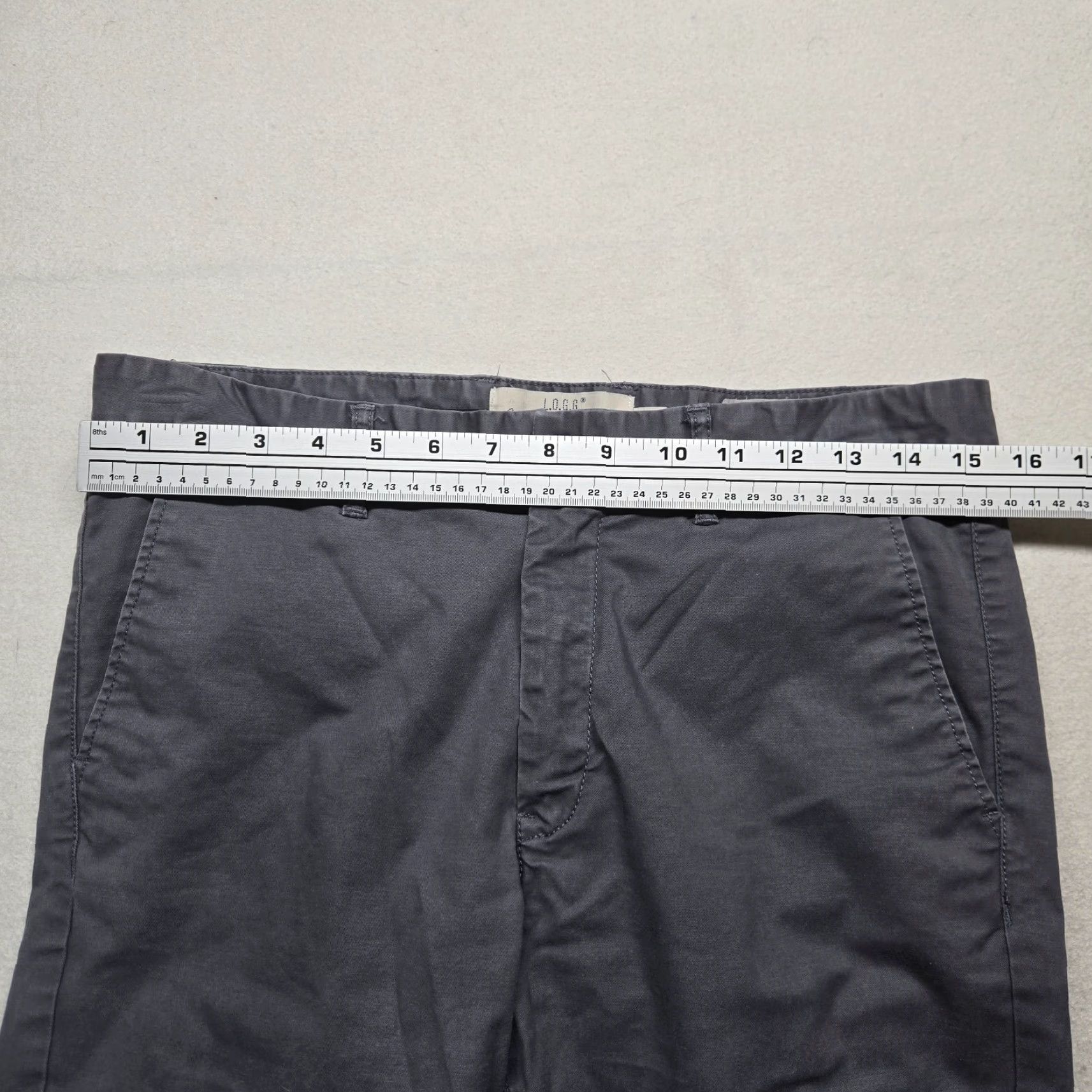 H&M H&M L.O.G.G. Solid Gray Skinny Fit Pants Elastic Backing Women's Size 31 Size 24" / US 00 / IT 34 - 4 Thumbnail