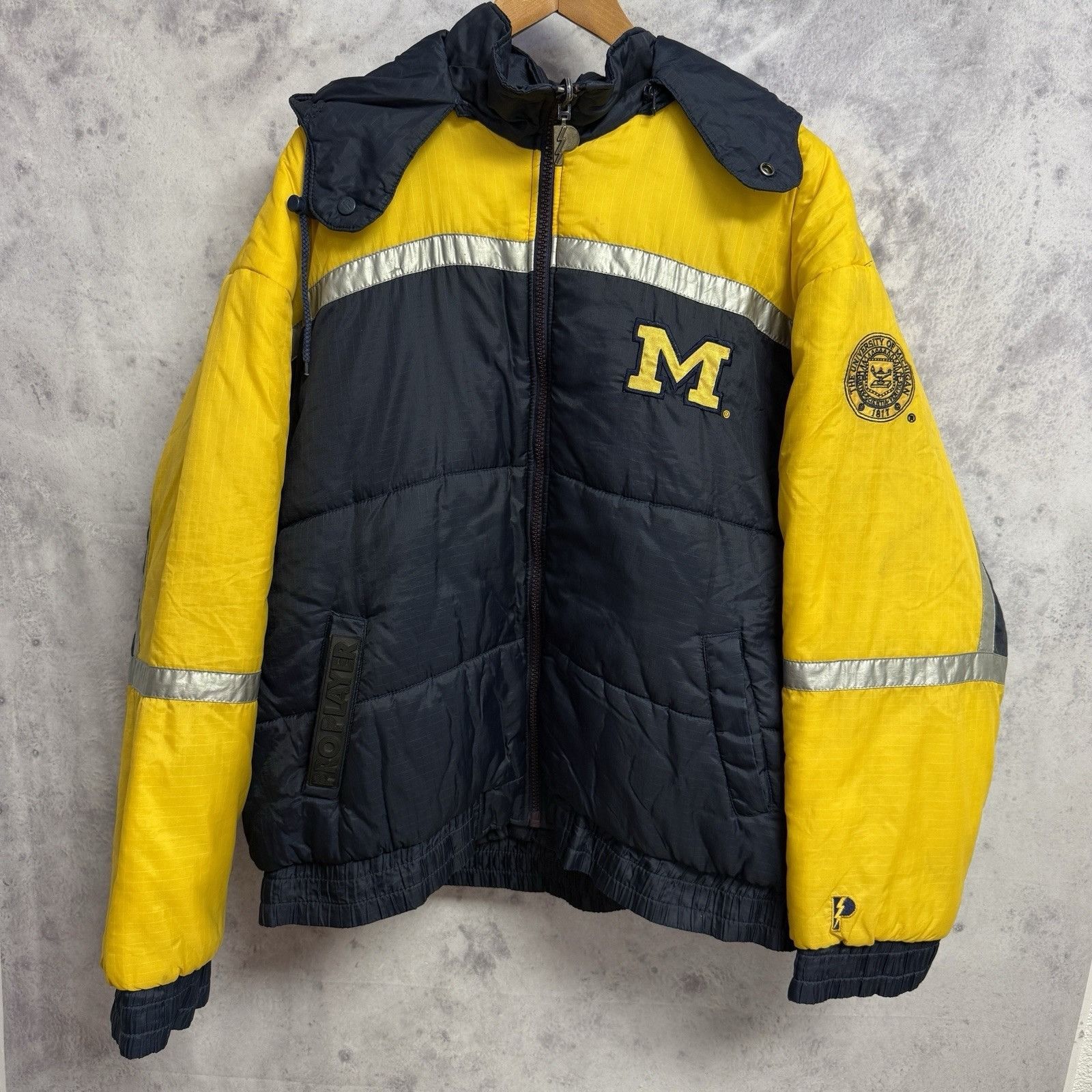 Pro Player Vintage Pro Player University of Michigan Reversible Puffer Size US XXL / EU 58 / 5 - 1 Thumbnail