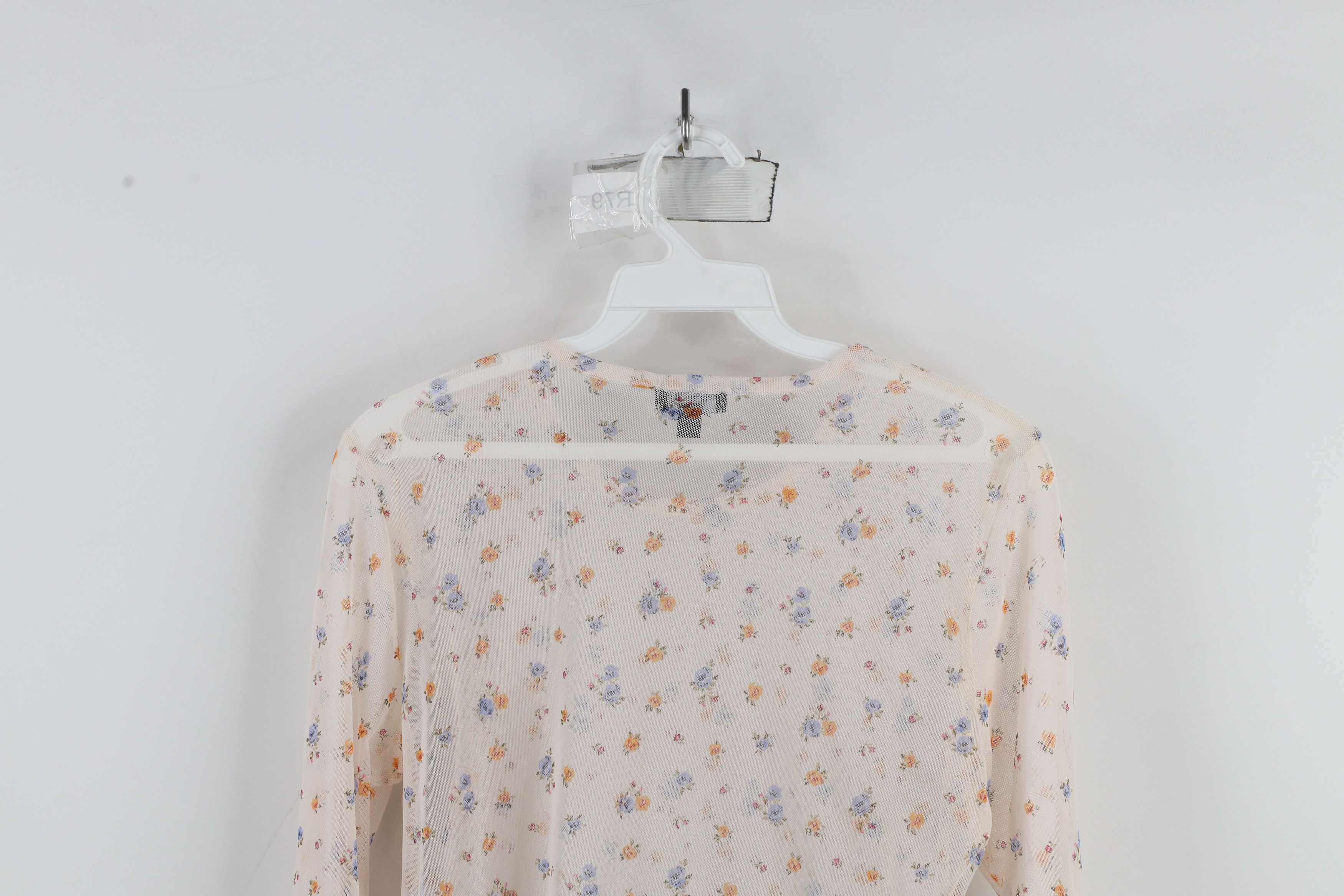 Vintage Vintage 90s Y2K Babydoll Flower Bella Cropped T-Shirt USA Size L / US 10 / IT 46 - 9 Thumbnail