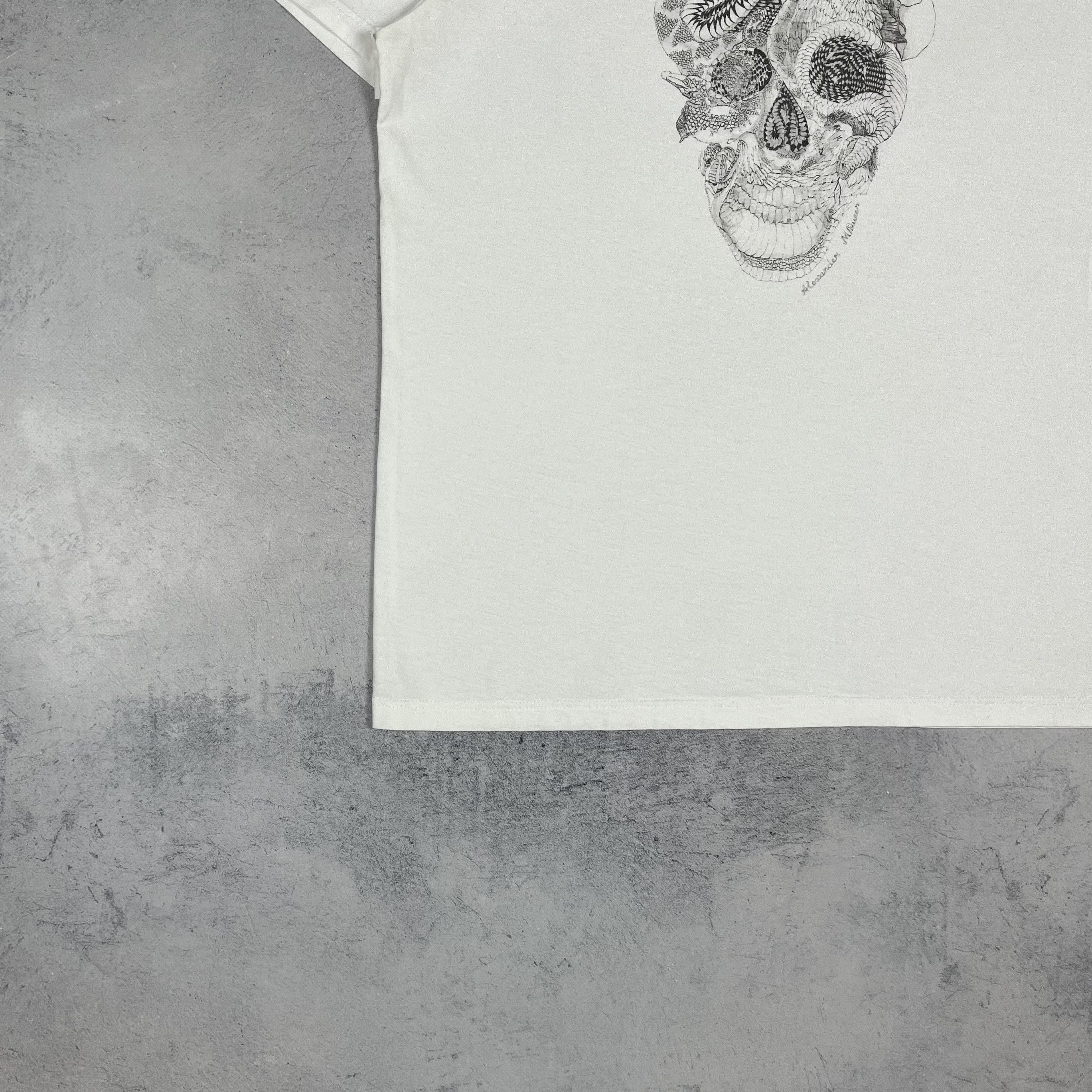 Alexander McQueen Alexander McQueen Snake Skulls Big Logo T Shirt Size US L / EU 52-54 / 3 - 6 Thumbnail