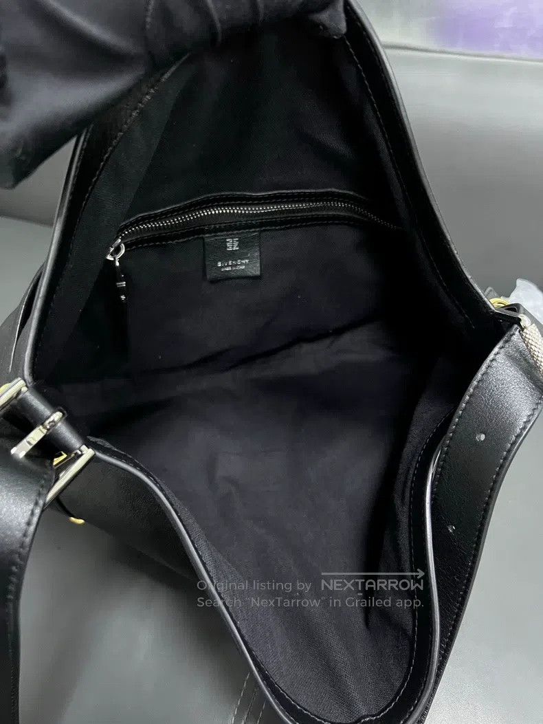 Givenchy Givenchy Black Wax Cowhide Voyou Handbag, Medium Size Size ONE SIZE - 8 Thumbnail