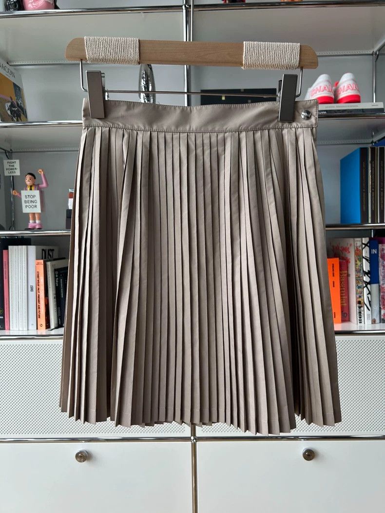 Dior Dior Khaki pleated skirt Size 24" / US 00 / IT 34 - 1 Thumbnail