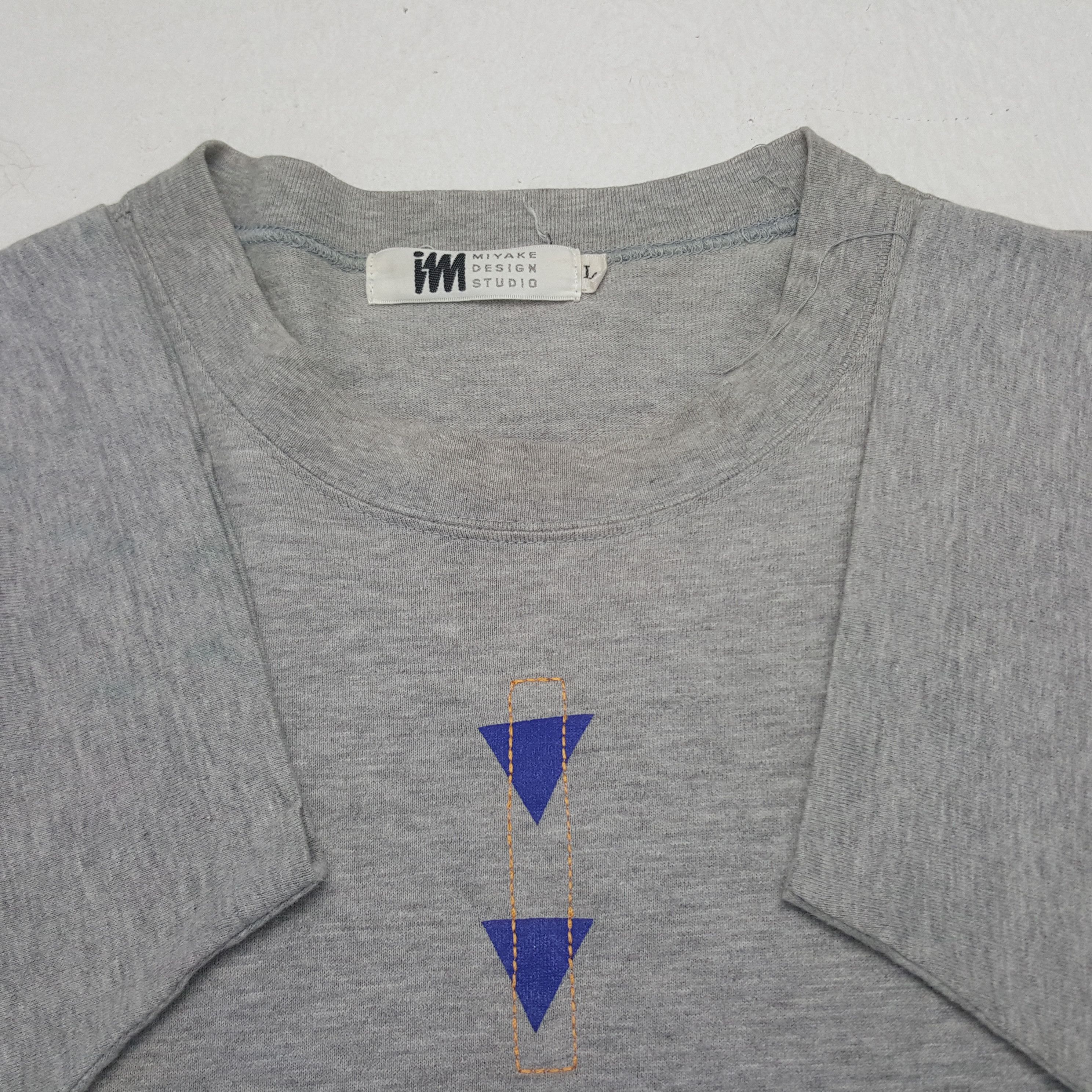 Issey Miyake × Japanese Brand × Vintage Vintage Issey Miyake Japanese Designer Art Tshirt Size US L / EU 52-54 / 3 - 4 Thumbnail
