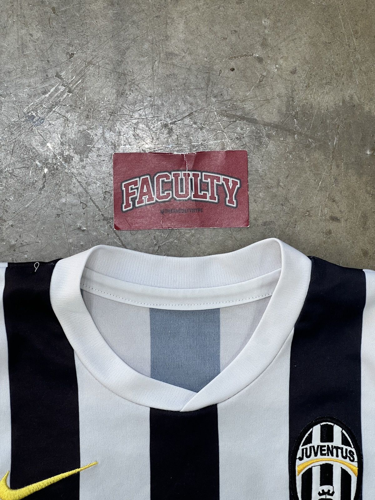 Vintage Nike Juventus FC Jeep Sponsor Jersey Youth Large Size US S / EU 44-46 / 1 - 3 Thumbnail