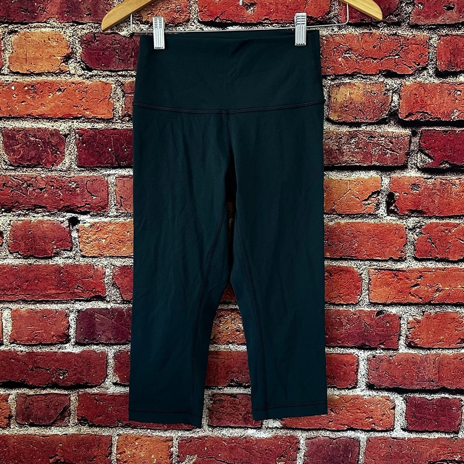 Lululemon Cropped Lululemon Leggings size 4 Size 27" / US 4 / IT 40 - 1 Thumbnail