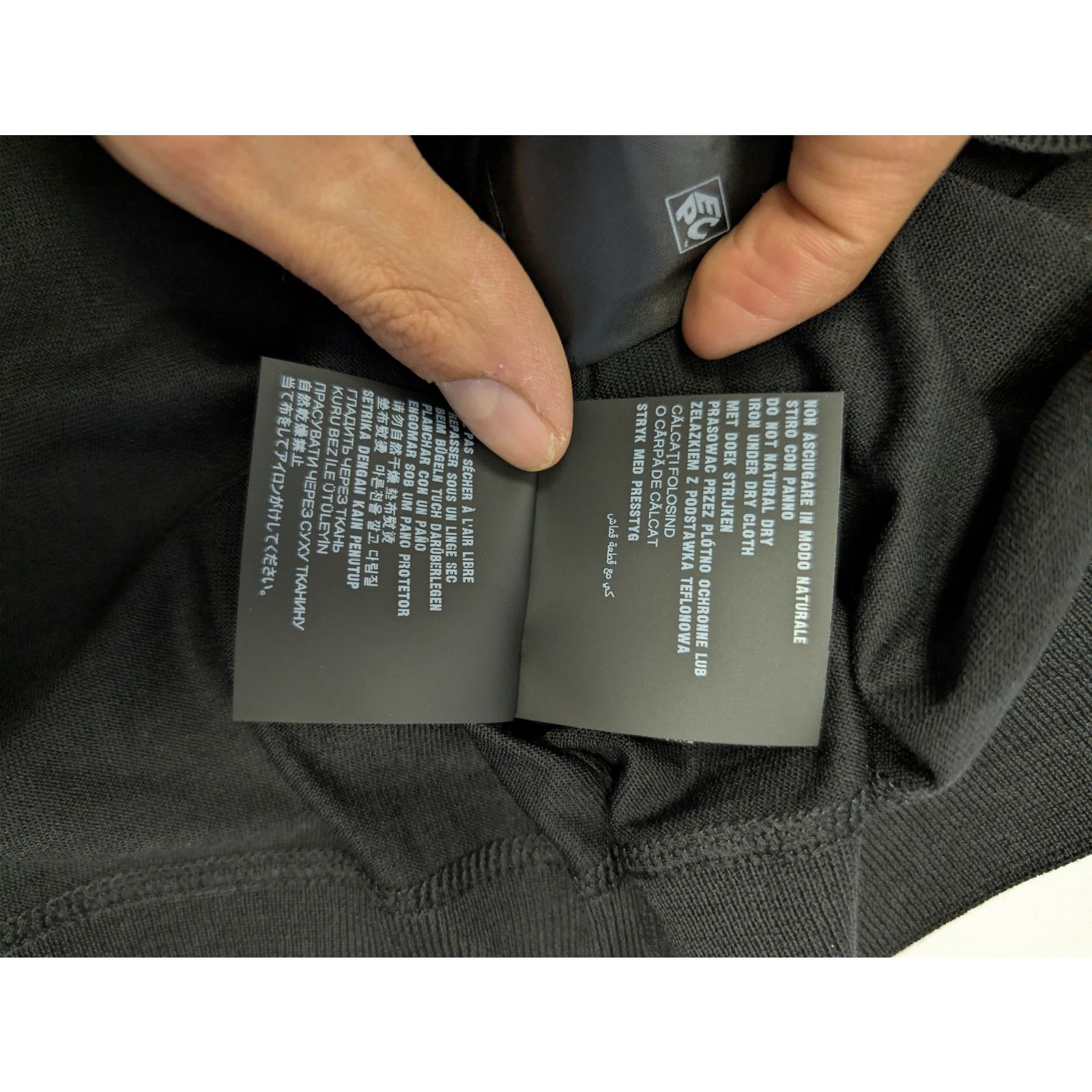 Prada o1rshd1 Logo Intarsia Short Sleeve Crewneck Sweater in Black Size US M / EU 48-50 / 2 - 21 Thumbnail