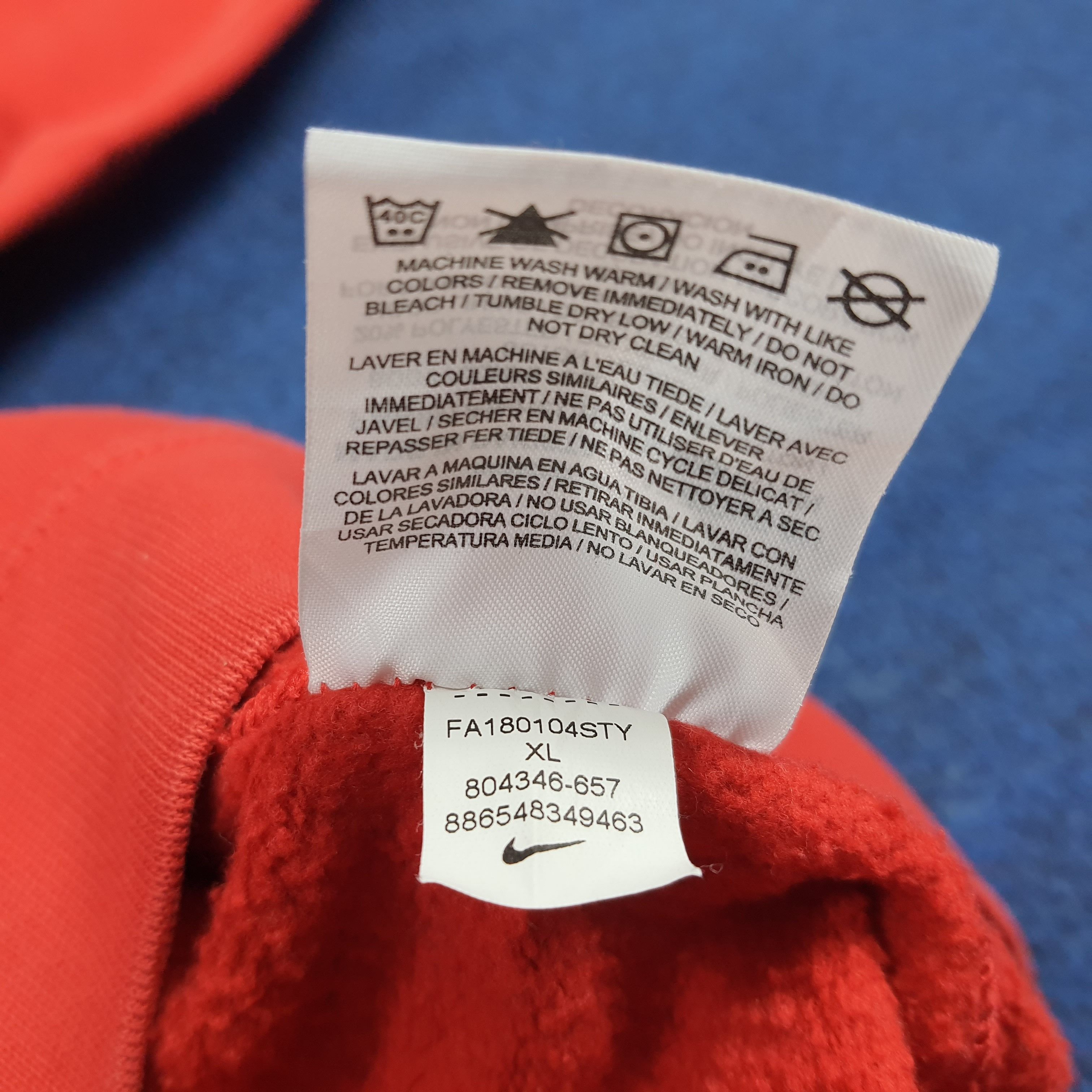 Nike Vintage Nike Embroidered Swoosh Hoodie C281N16 Size US L / EU 52-54 / 3 - 6 Thumbnail