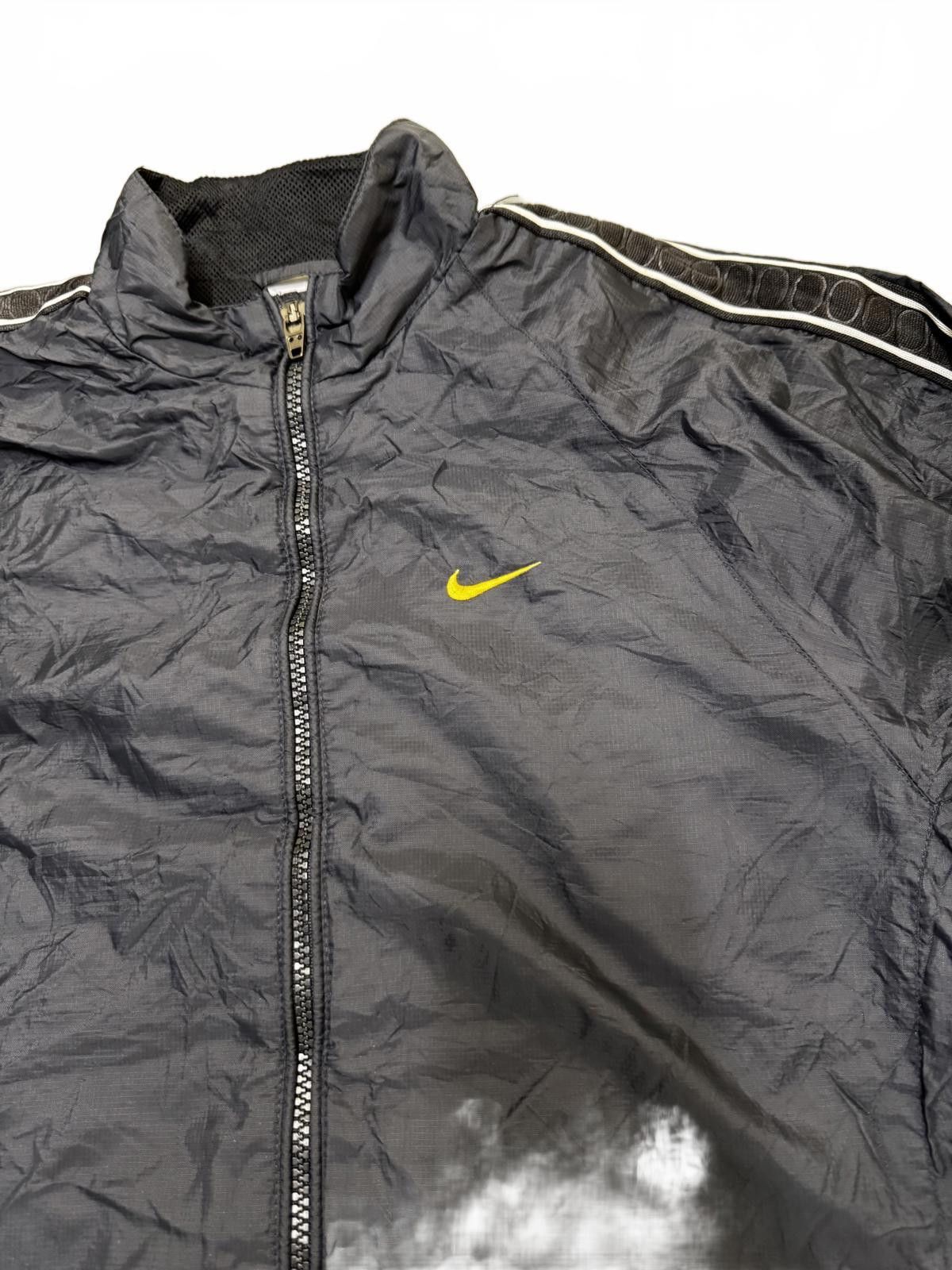 Nike Nike Black Lightweight Jacket with Yellow Logo Size US M / EU 48-50 / 2 - 2 Thumbnail