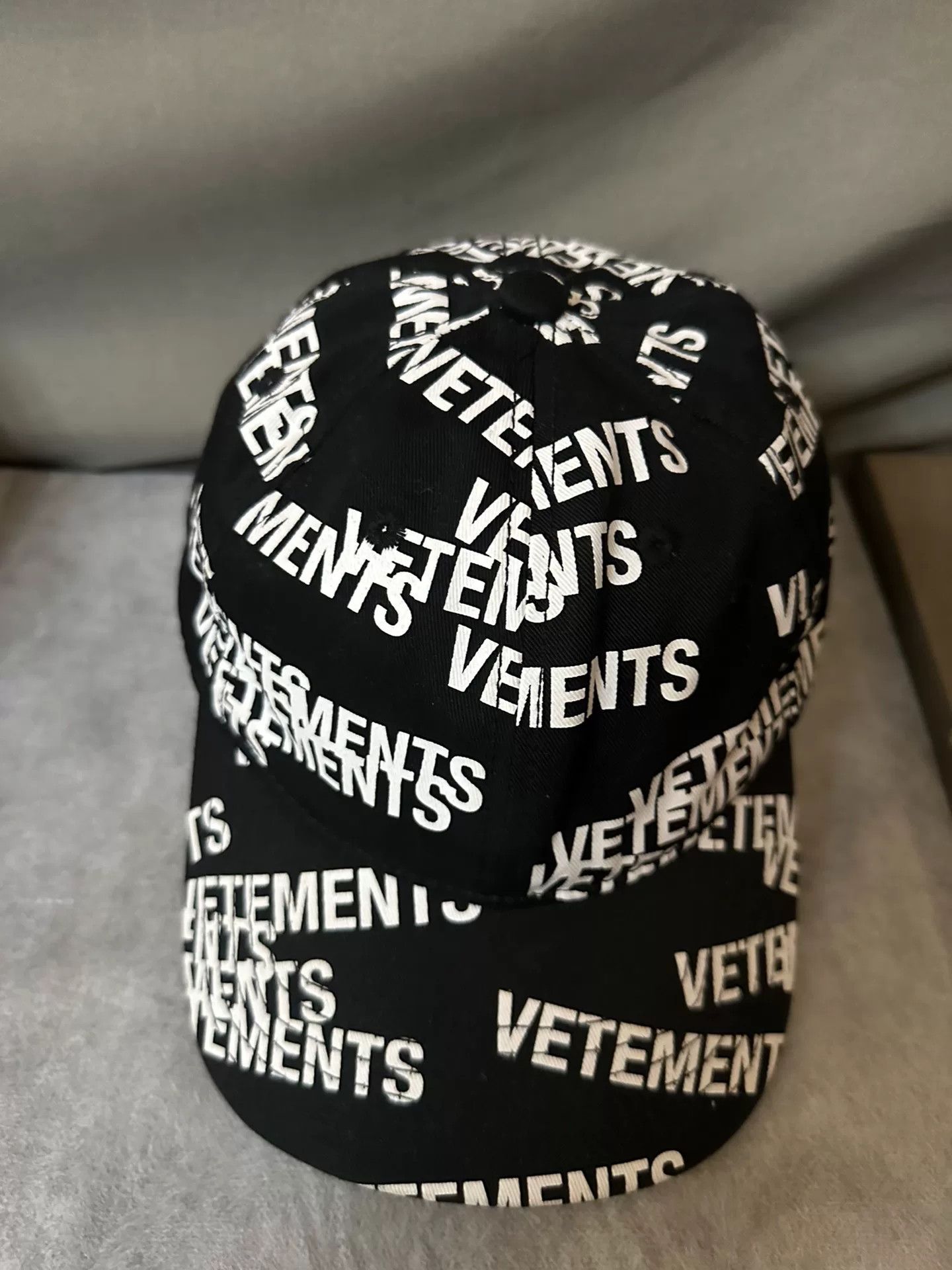Vetements Vetements“Error 404”Hat in Black | Grailed