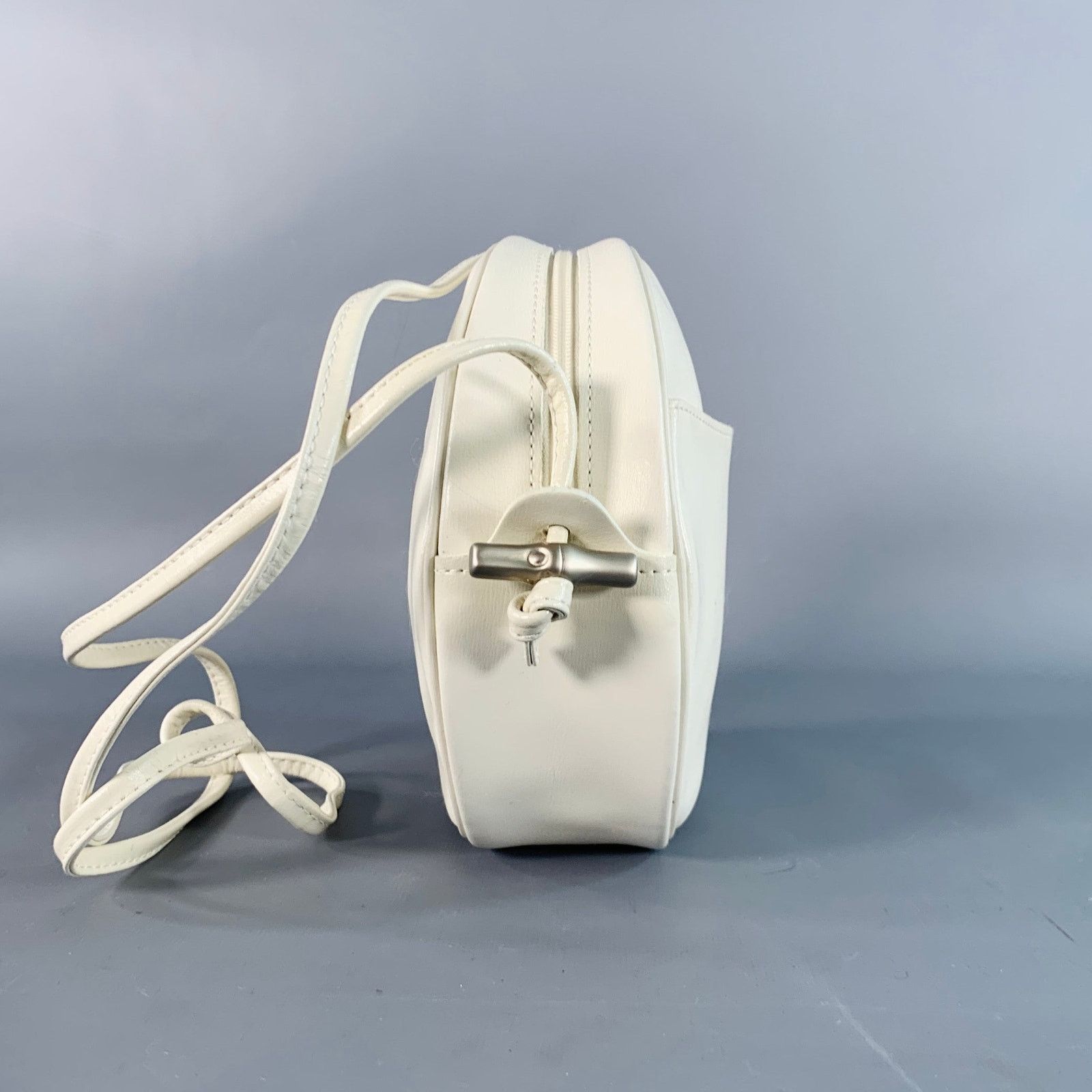 Longchamp LONGCHAMP Vintage White Faux Leather Round Crossbody Handbag Size ONE SIZE - 5 Thumbnail