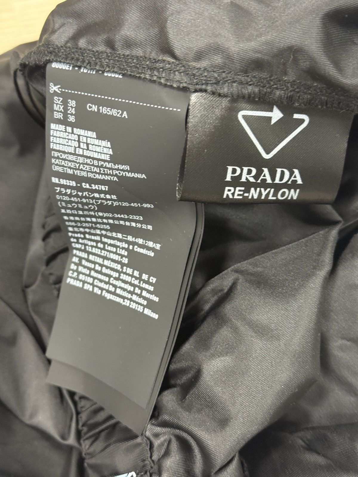Prada Prada short nylon new Size 26" / US 2 / IT 38 - 6 Thumbnail
