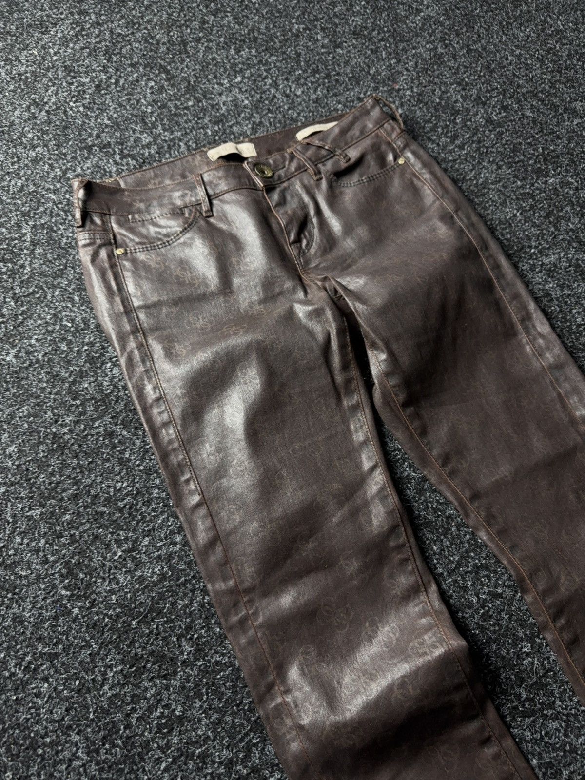 Guess Luxury 00s Guess Monogram Coated Jeans Brown Glossy Finish Size 27" / US 4 / IT 40 - 5 Thumbnail