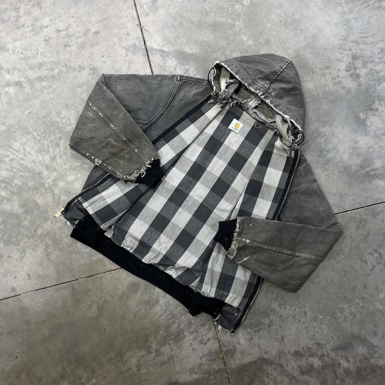 Carhartt Vintage Carhartt Denim Hooded Jacket Flannel Lined Thrashed Size US L / EU 52-54 / 3 - 2 Thumbnail