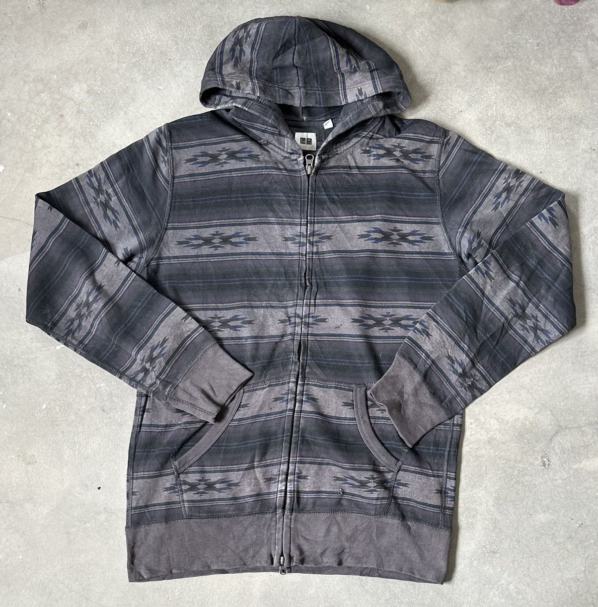 Uniqlo VINTAGE UNIQLO AZTEC NAVAJO MIDZIPPER HOODIE Size US M / EU 48-50 / 2 - 1 Thumbnail