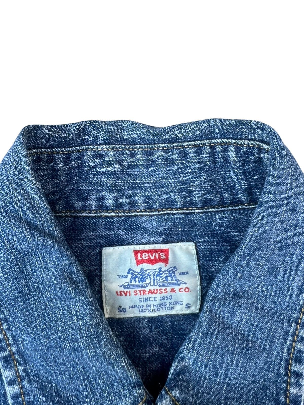 Levi's Vintage 1998 Levi’s Fade Blue Denim Work Shirt Size US M / EU 48-50 / 2 - 17 Thumbnail