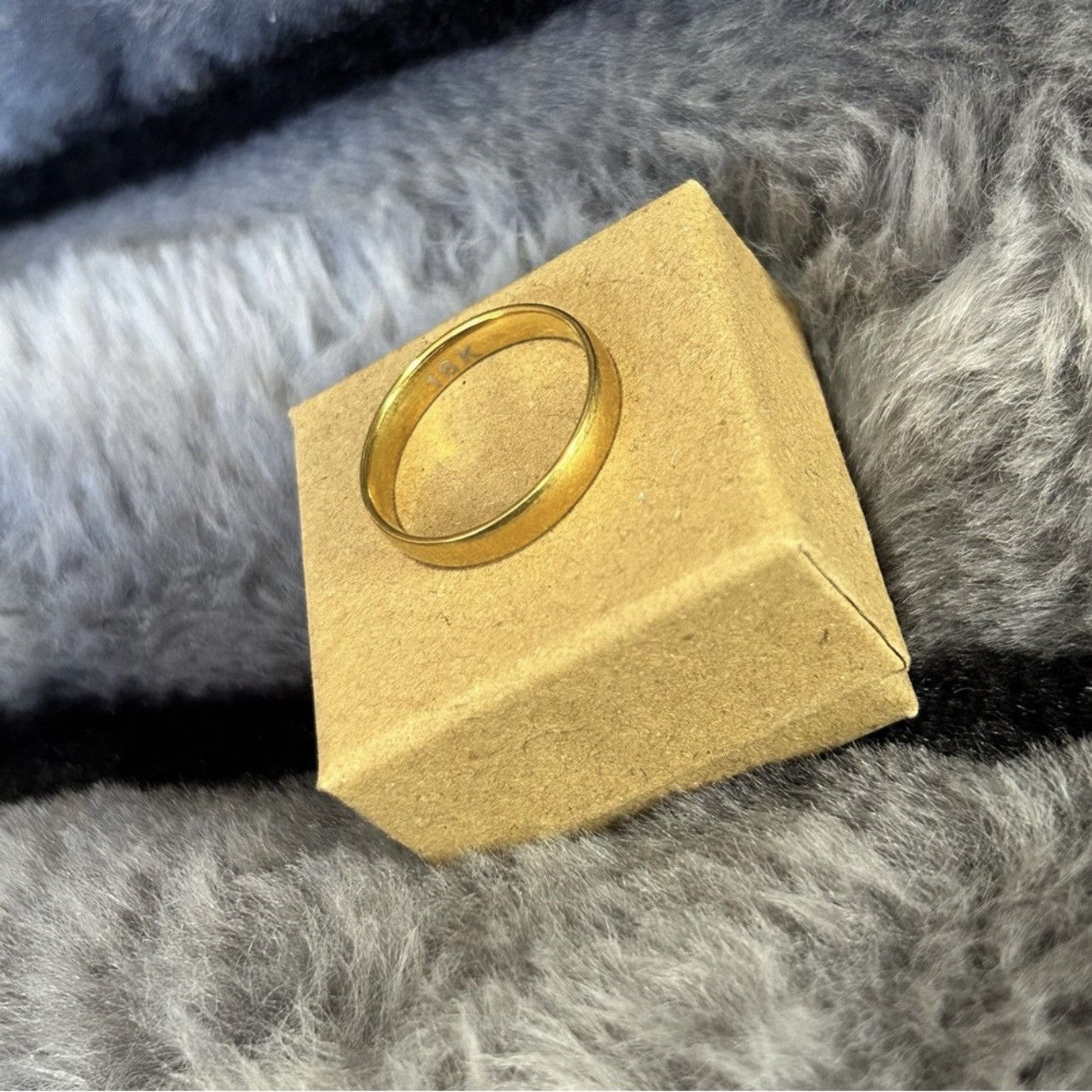 Jewelry Men’s 18kt solid yellow gold 4mm classic dome band NIB 10.5 Size ONE SIZE - 2 Thumbnail