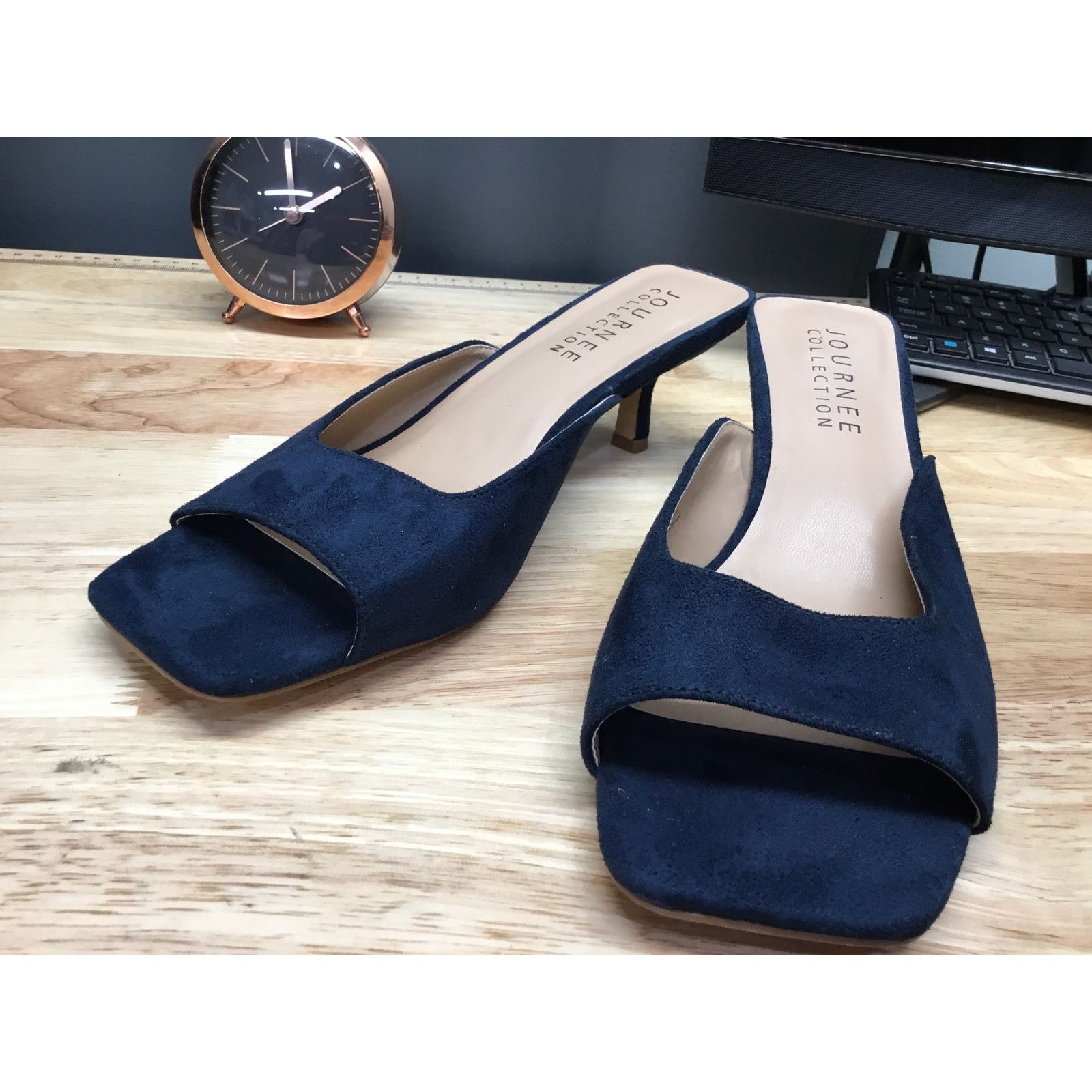 The Unbranded Brand Journee Collection Larna Women's 8.5 Blue Suede Slip-On Heel Size US 8.5 / IT 38.5 - 5 Thumbnail