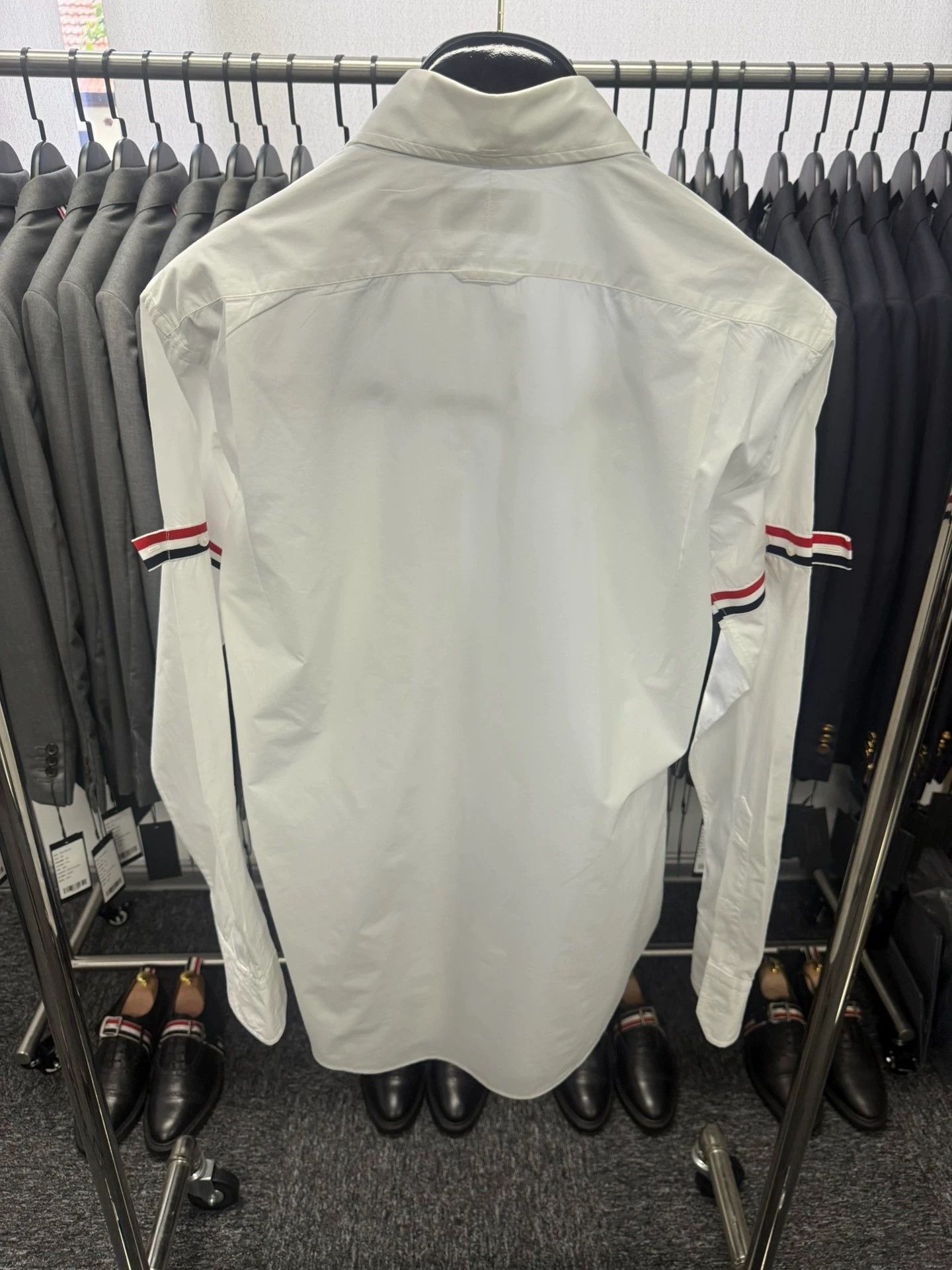 Thom Browne Thom Browne Double Sleeve Logo Poplin Shirt Size 4 Size US XL / EU 56 / 4 - 2 Thumbnail
