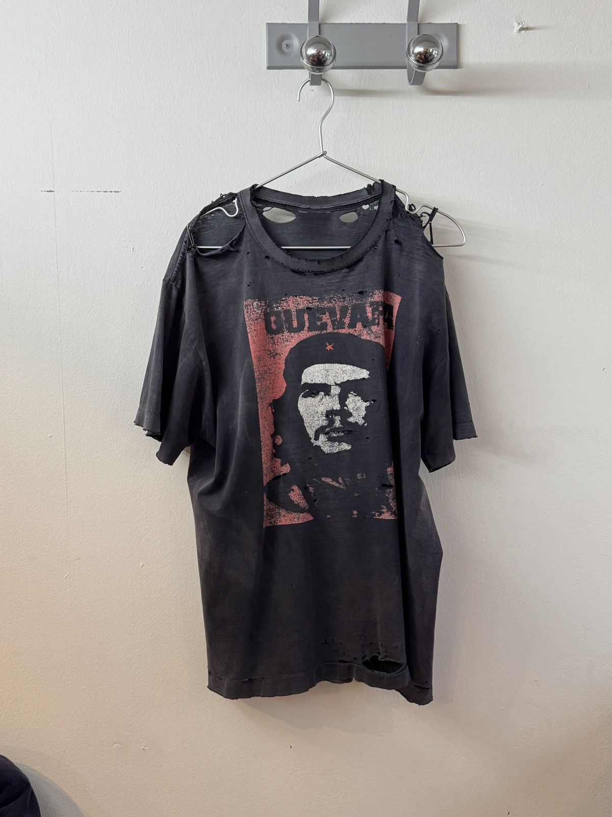 Vintage Didier Boro 90'S Che Guevara Trashed T-Shirt Size US XL / EU 56 / 4 - 1 Thumbnail