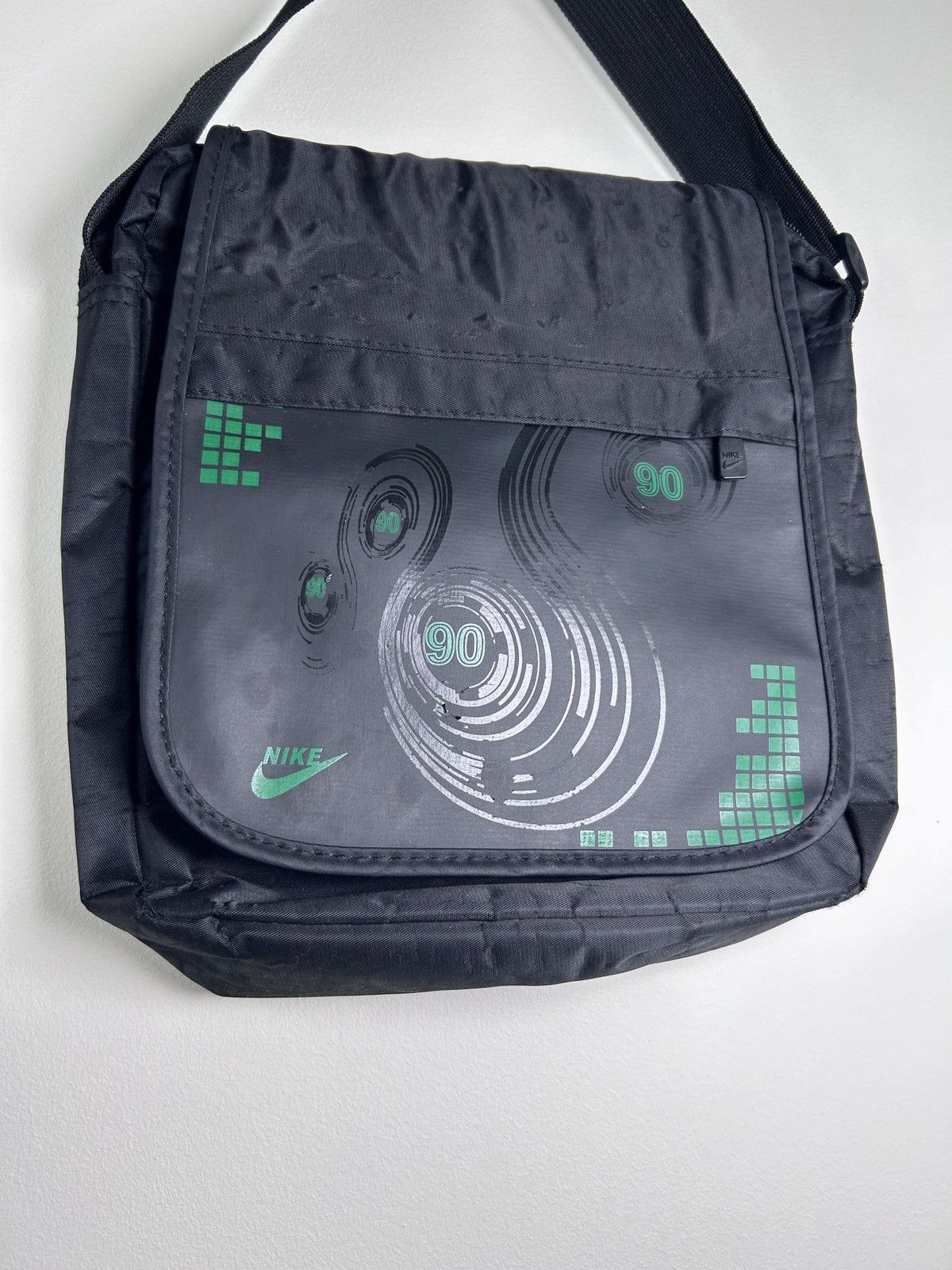 Nike Y2K unisex nike multicompartment utilities messenger bag