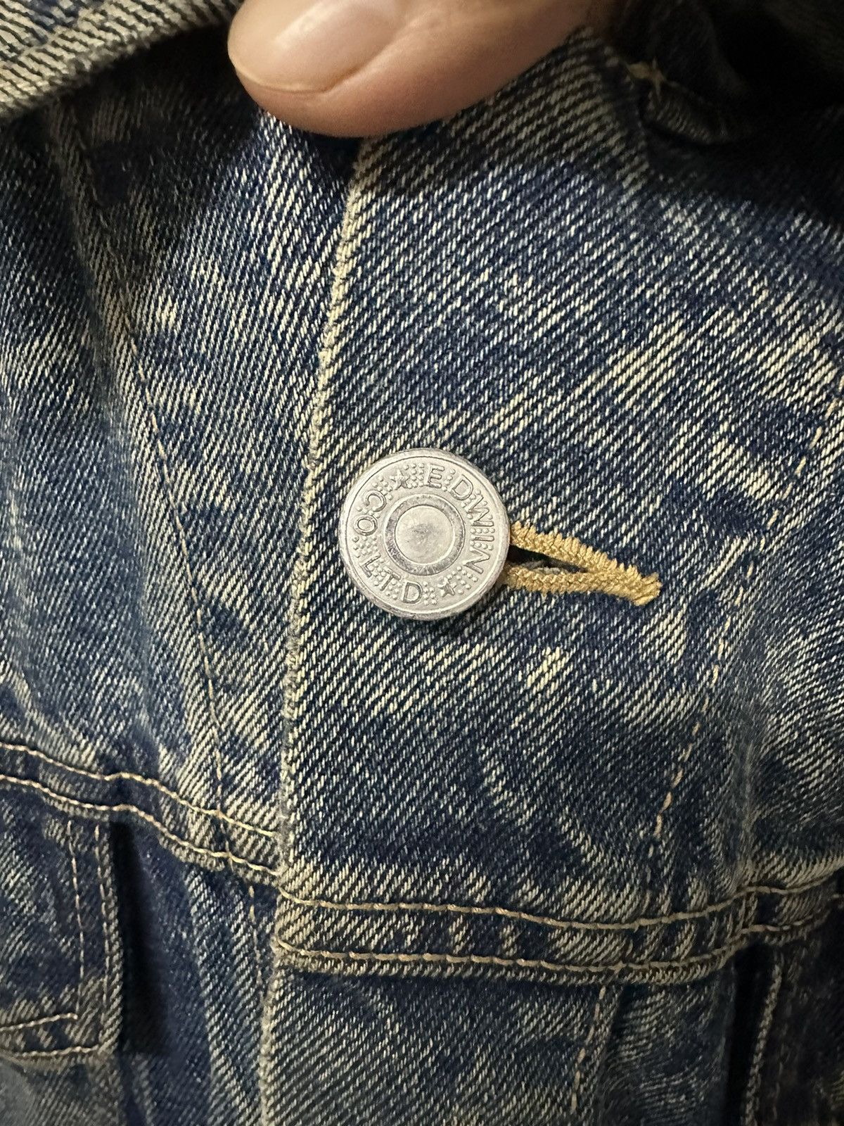 Edwin × Vintage Vintage EDWIN Distressed Denim Jacket Size US L / EU 52-54 / 3 - 9 Thumbnail