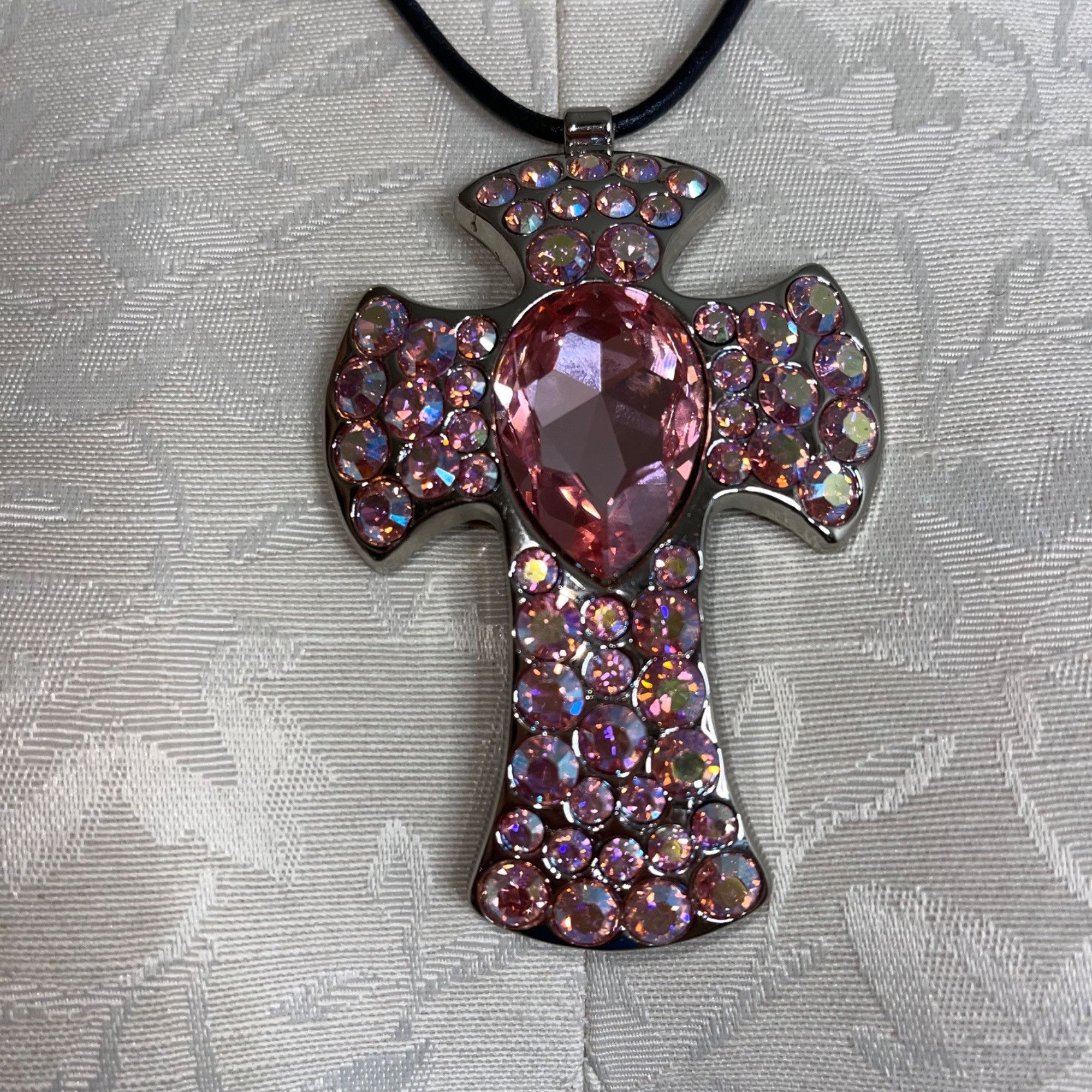 B b Simon Womens Necklace Size Large Pink