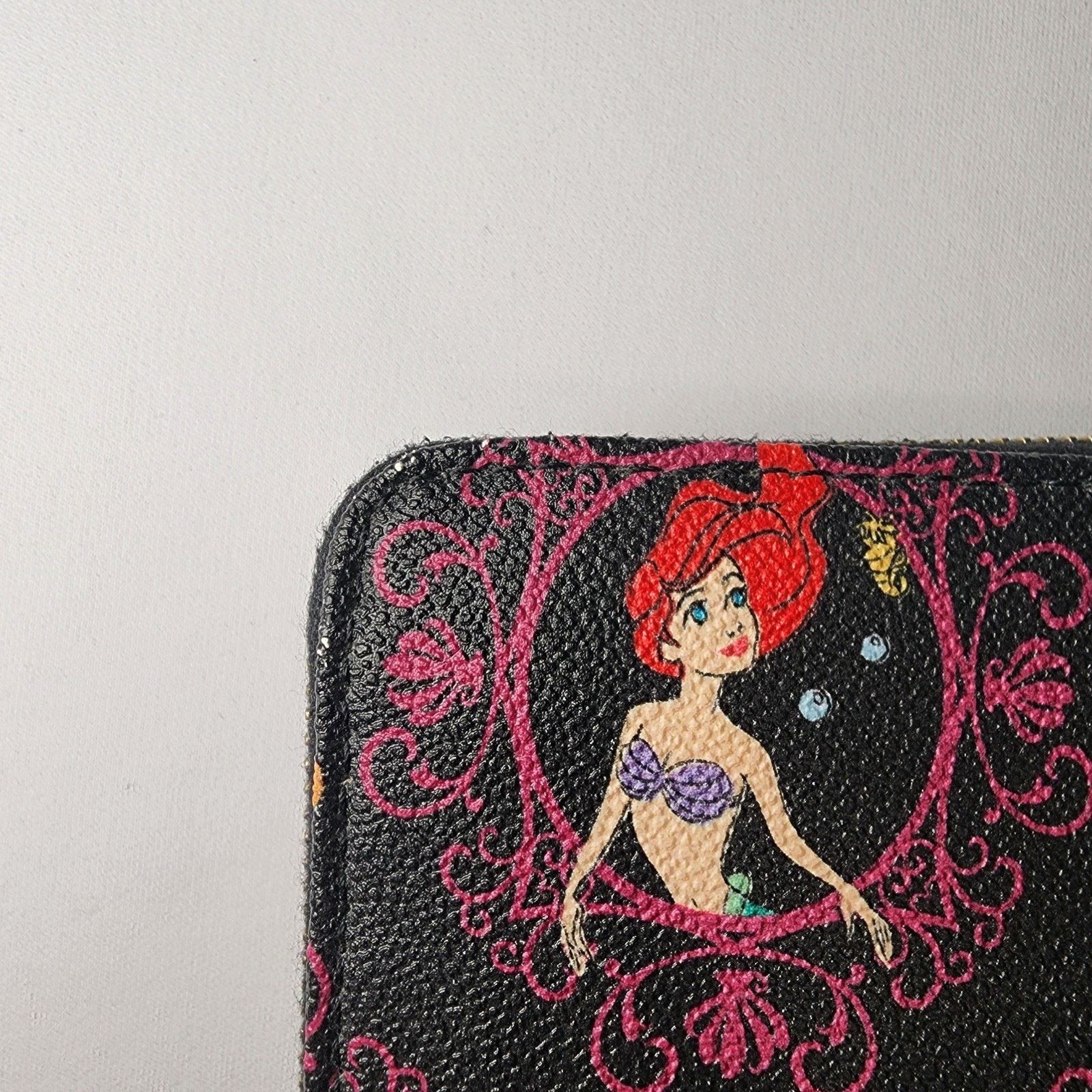 Dooney & Bourke Disney Dooney & Bourke 2017 Princess Marathon Zip Wallet Size ONE SIZE - 8 Thumbnail
