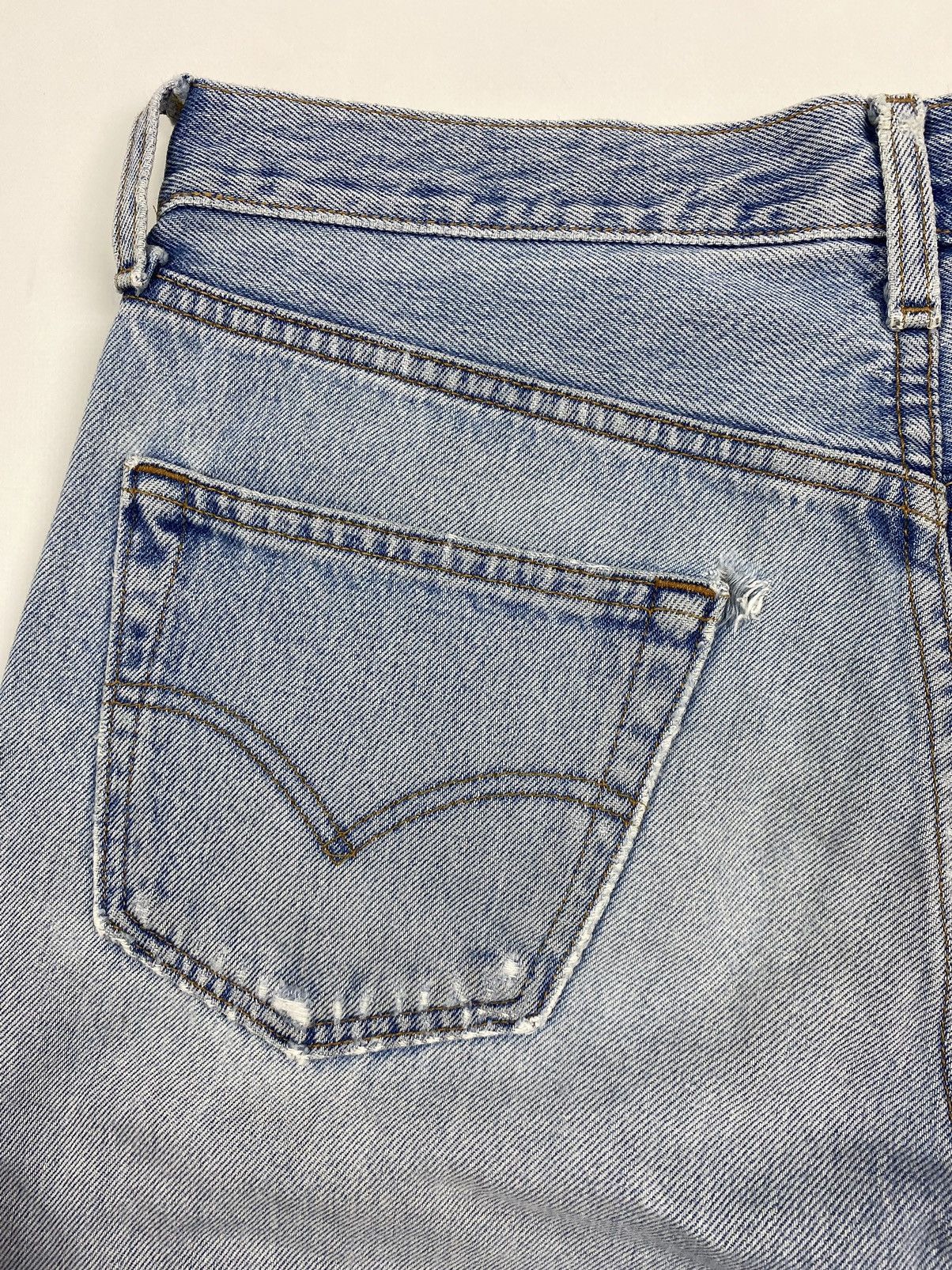 Levi's 2000s Vintage Distressed Levi’s 501 Washed Blue Denim Pants Size US 33 - 12 Thumbnail