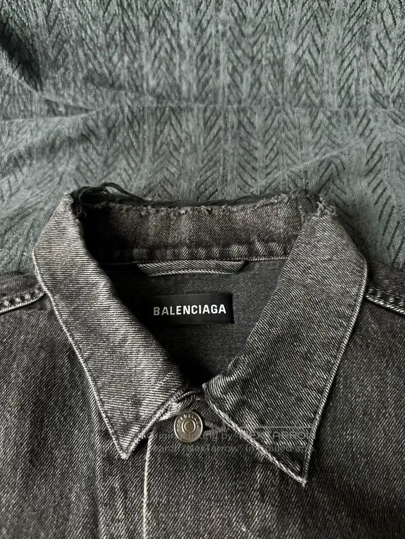 Balenciaga Balenciaga Back logo denim jacket Size US M / EU 48-50 / 2 - 4 Thumbnail