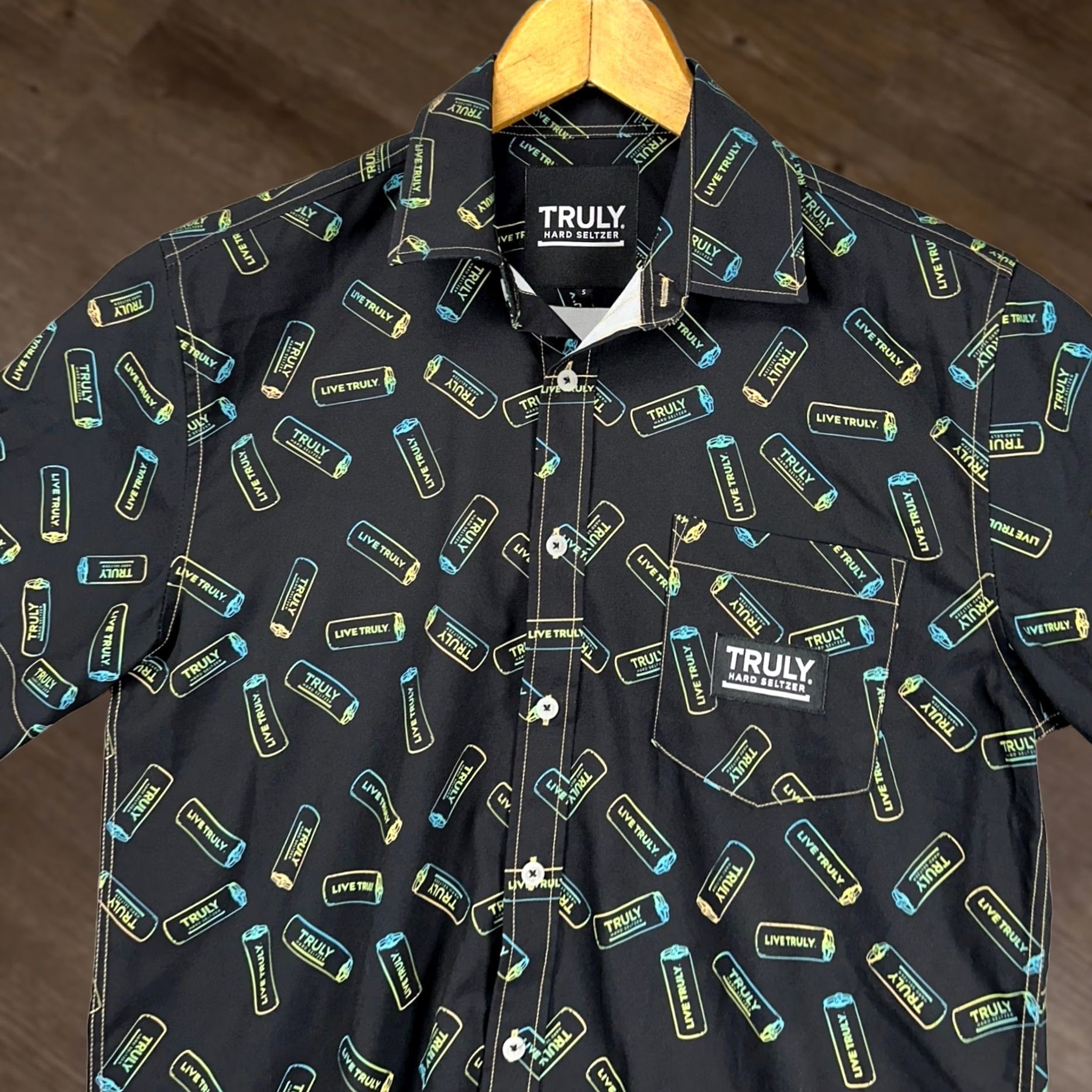 Vintage Truly Hard Seltzer Brist MFG Mens Button Up Shirt Small Black Graphic Print NEW Size US S / EU 44-46 / 1 - 1 Thumbnail