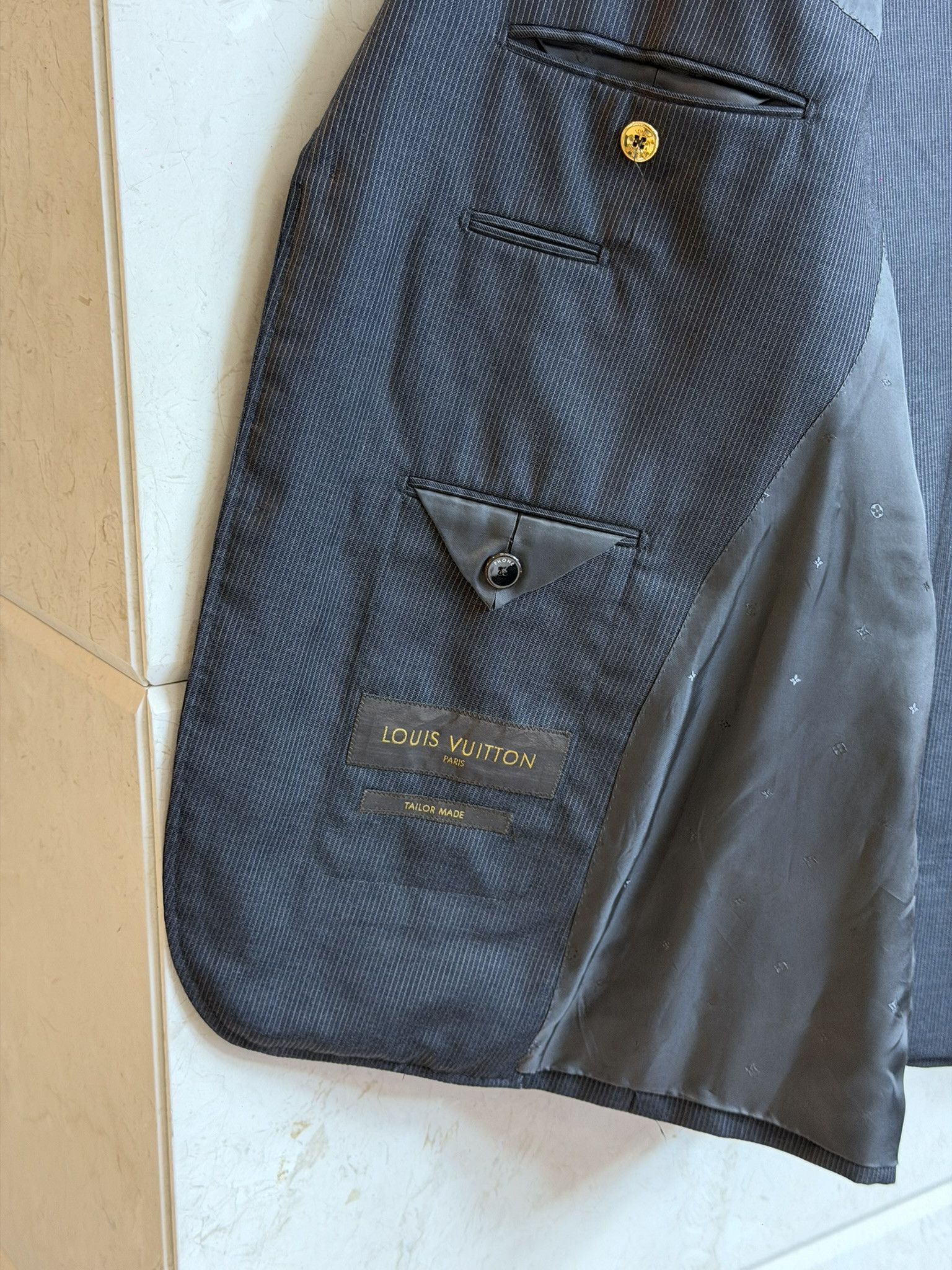 Louis Vuitton LOUIS VUITTON / Tailor Made Charcoal Stripe Suit / 50 Size 40R - 5 Thumbnail