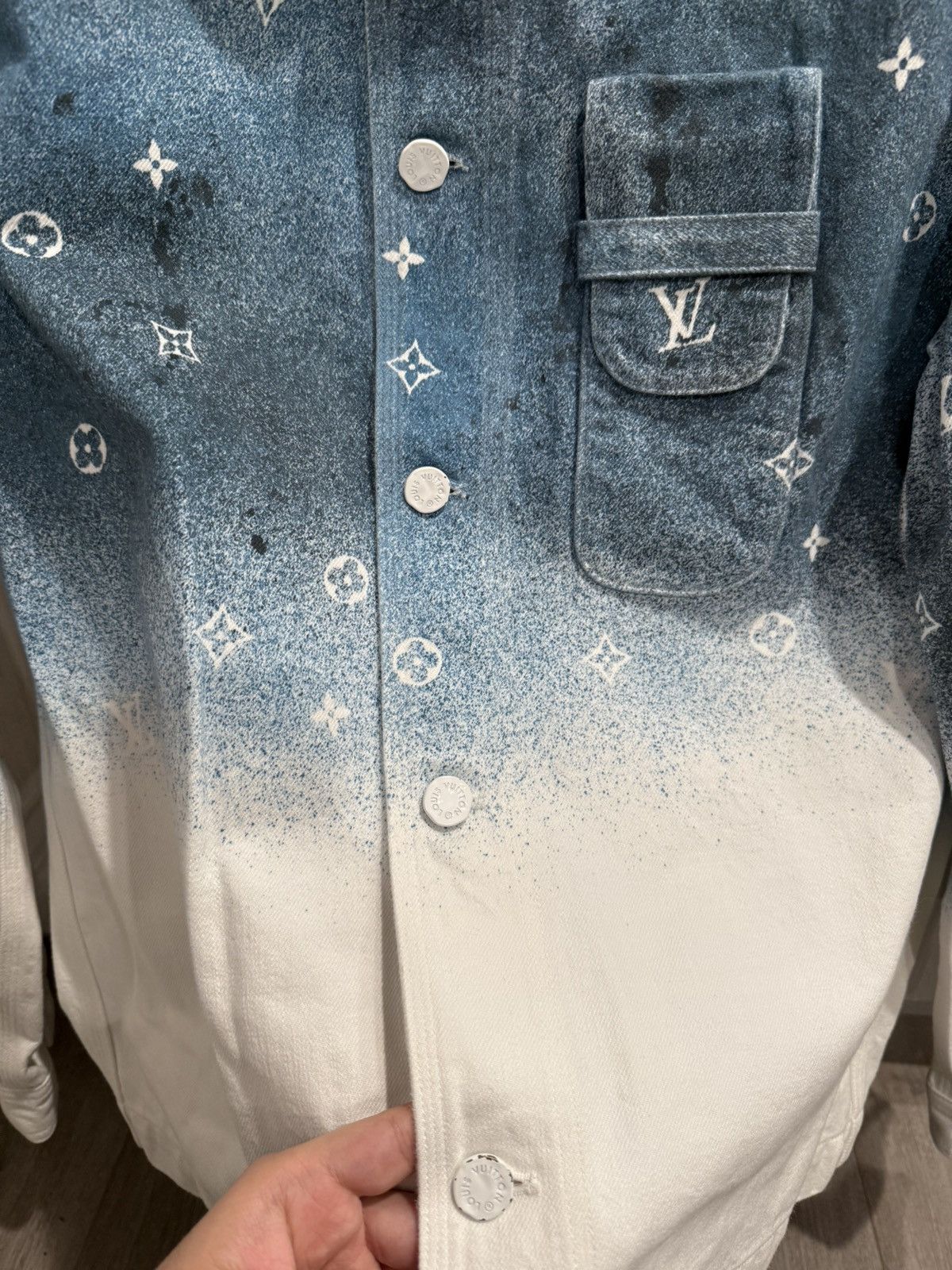 Louis Vuitton Louis Vuitton White Blue Monogram Spray Denim Overshirt Size US M / EU 48-50 / 2 - 4 Thumbnail