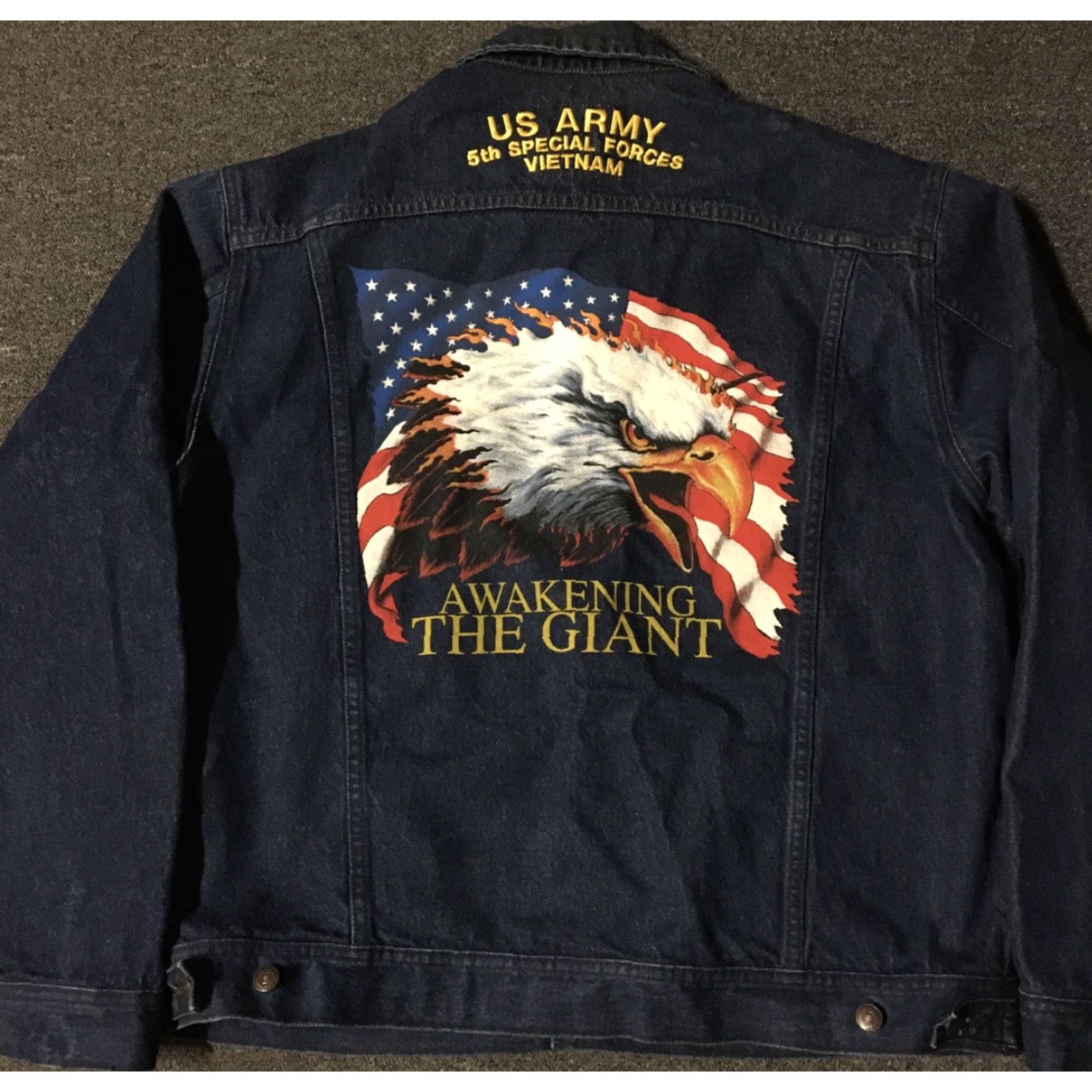 Lee VINTAGE Lee Denim Jacket US Army 5th Special Forces Vietnam Bald Eagle American Flag Blue L Men Jacket 80s 90s Size US L / EU 52-54 / 3 - 2 Thumbnail