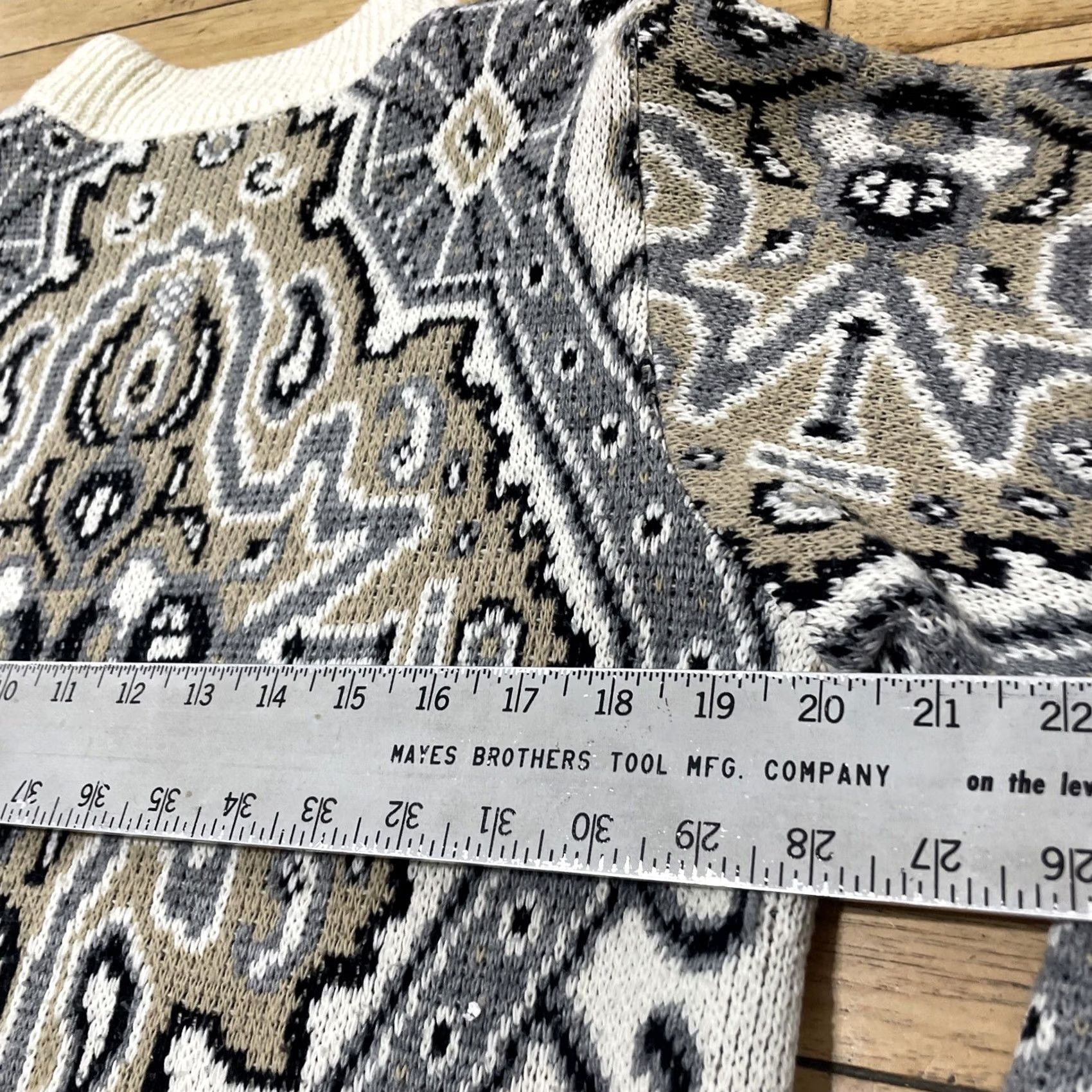 Vintage VINTAGE Alfred Dunner Sweater Women S Crew Neck Geometric Tan Cream Stretch 40" 80s 90s Pullover Raglan Sleeve Size S / US 4 / IT 40 - 7 Thumbnail