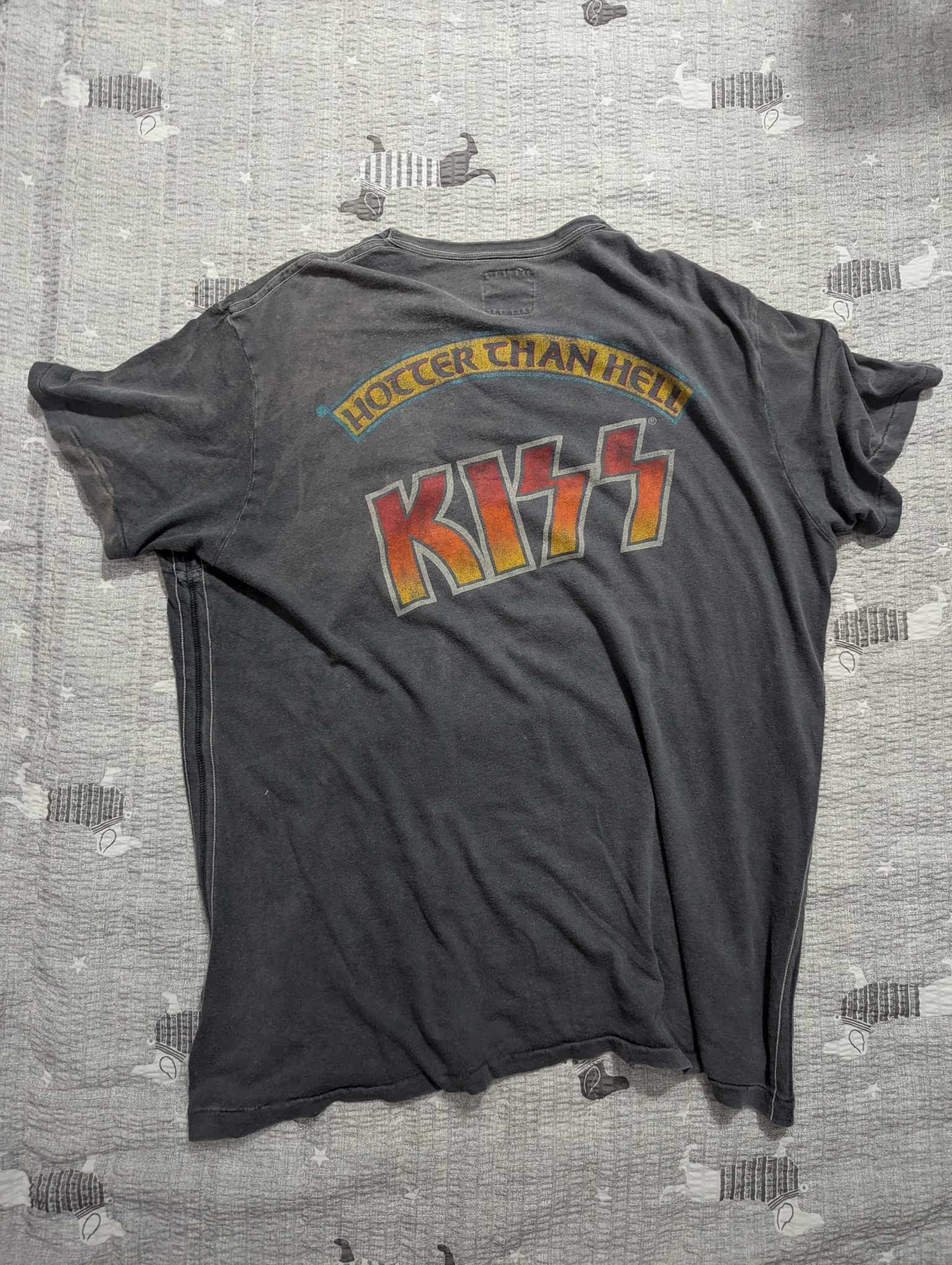 KISS × Vintage Vintage Kiss Hotter than Hell Band Tee Size US L / EU 52-54 / 3 - 6 Thumbnail