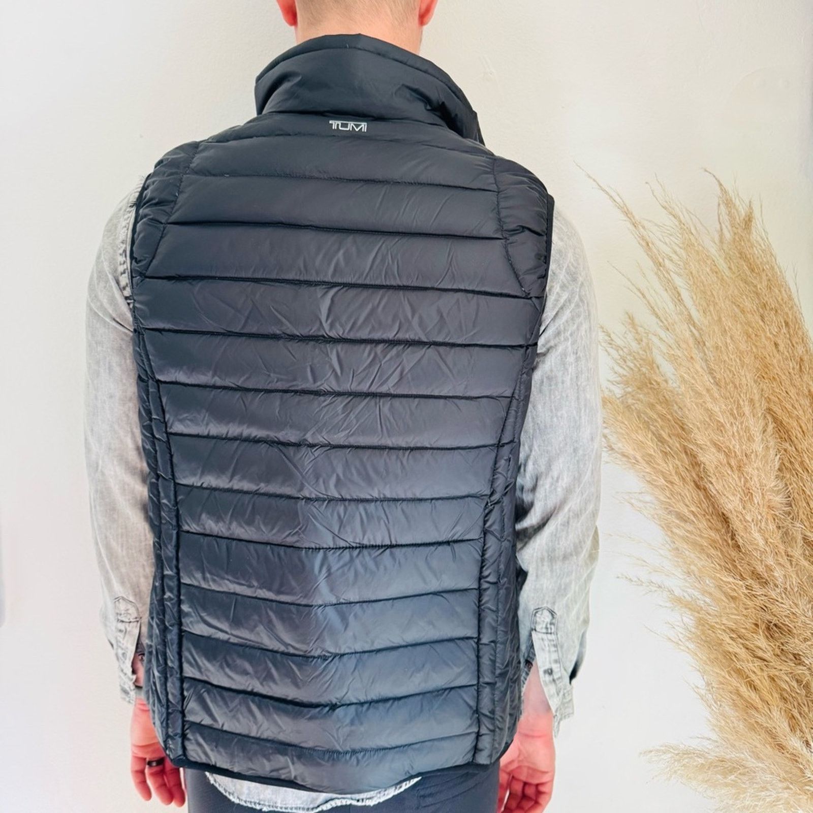 Tumi TUMI PAX Black Puffer Down Vest $195 Jacket Pillow Pouch Size US S / EU 44-46 / 1 - 11 Thumbnail