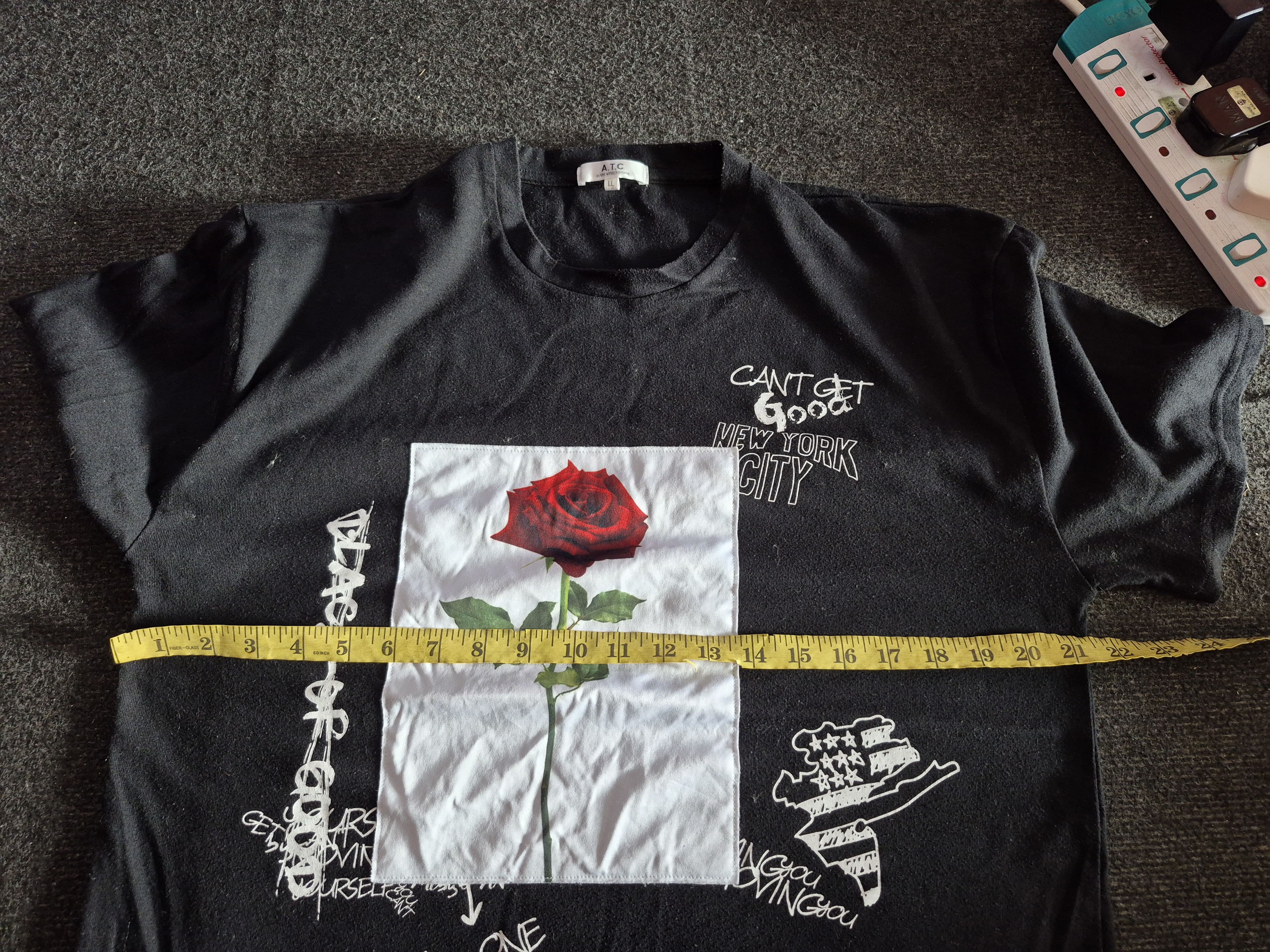 In The Attic 🔥 In The Attic Homme Roses Art Tee Size US L / EU 52-54 / 3 - 10 Thumbnail