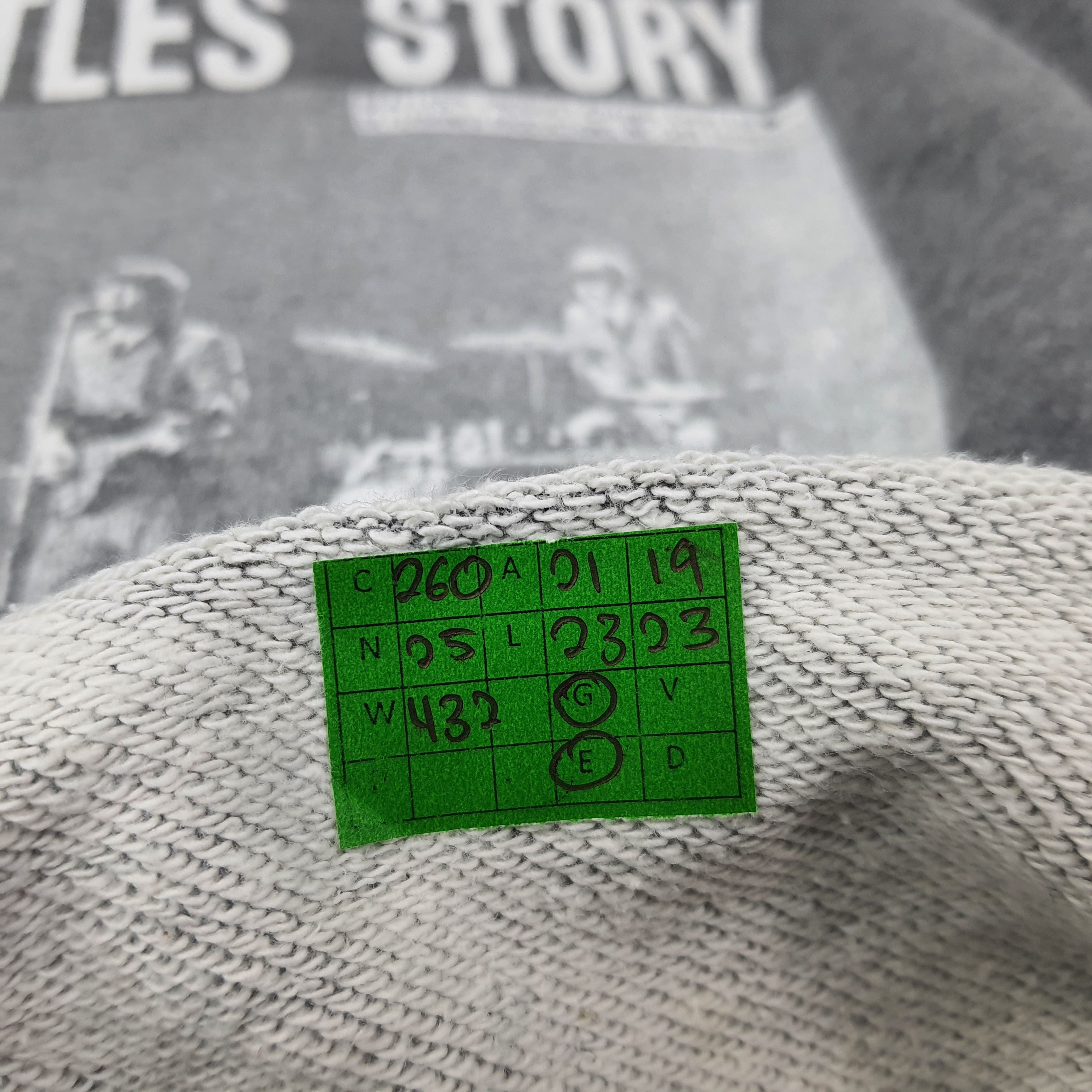 Band Tees Vintage The Beatles Story Apple Corps Sweatshirt C260N25 Size US M / EU 48-50 / 2 - 8 Thumbnail