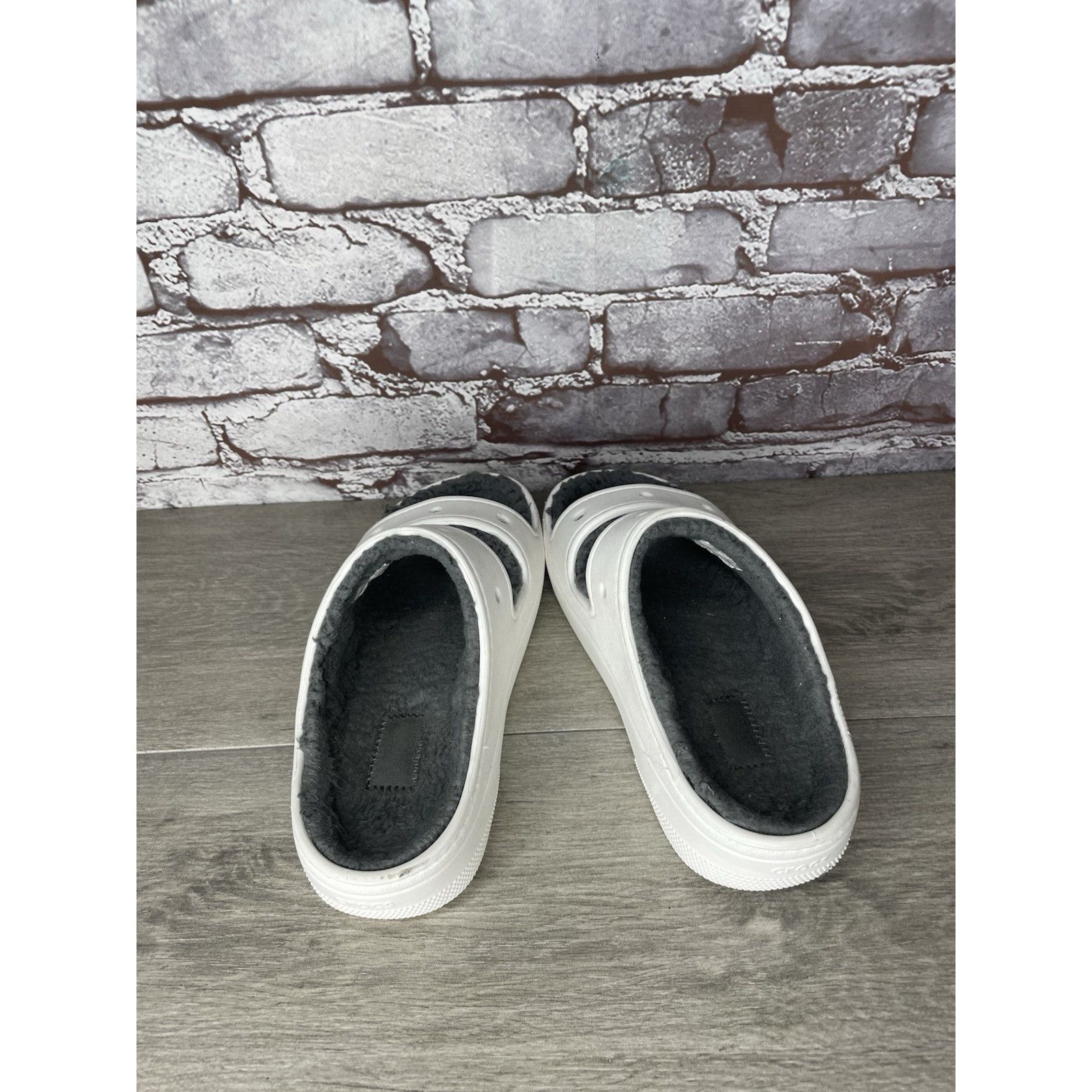 Crocs Crocs White Rubber Fur Sandals Platform Women Sz 7M US/38EU Size US 7 / IT 37 - 8 Thumbnail