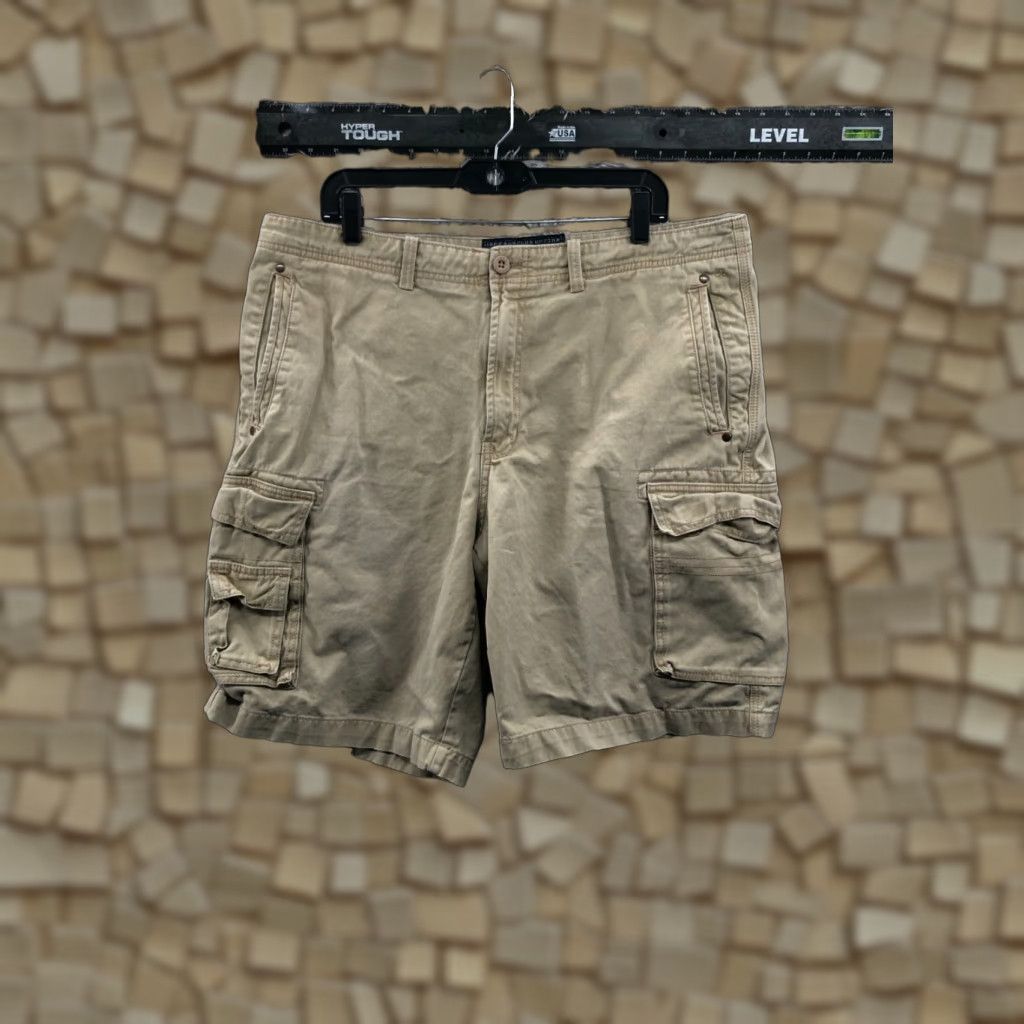 Old Navy Izod Cargo Shorts Mens Size 38 Mid Rise Med Wash Beige Size US 32 / EU 48 - 1 Thumbnail