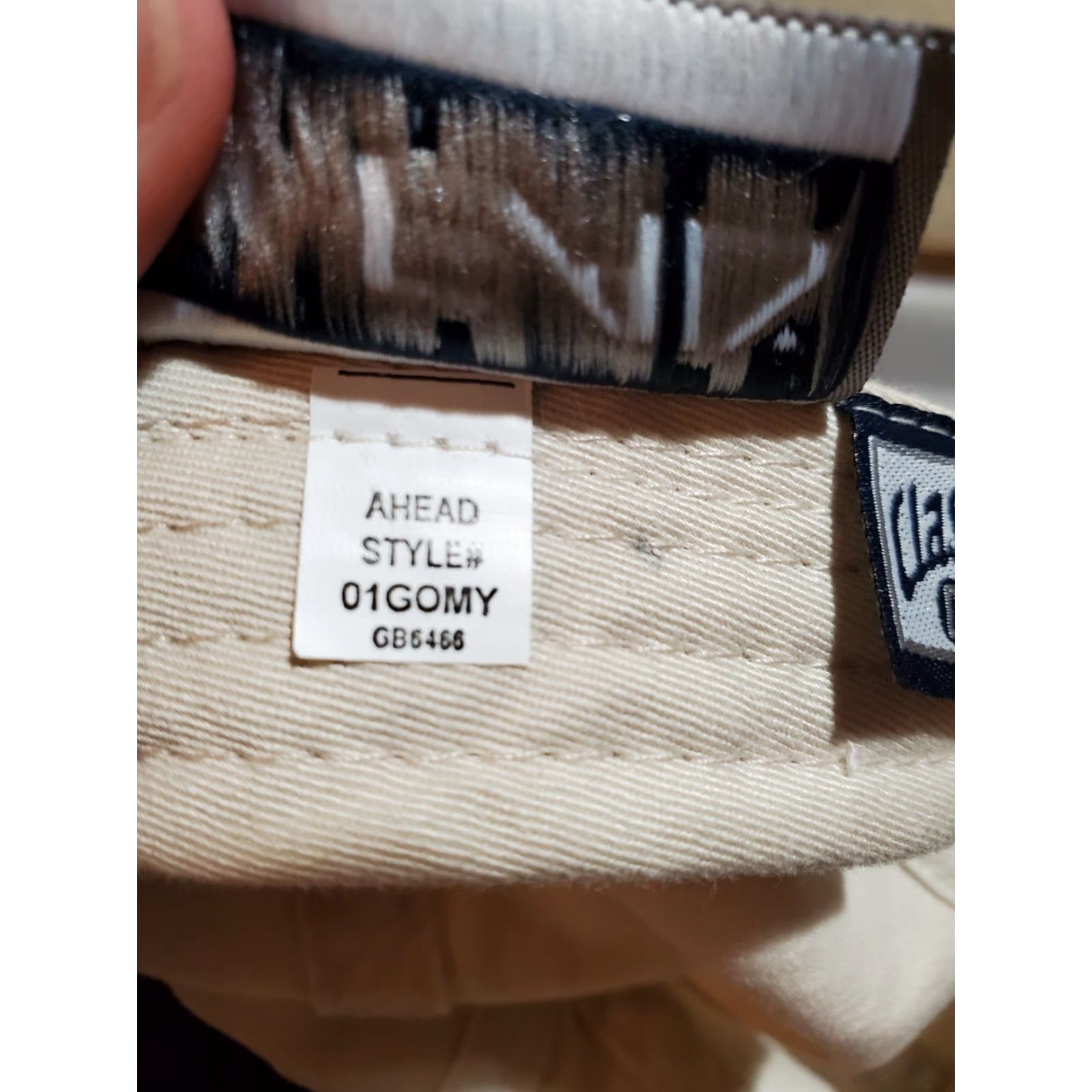 Vintage VINTAGE? No. Size US M / EU 48-50 / 2 - 6 Thumbnail