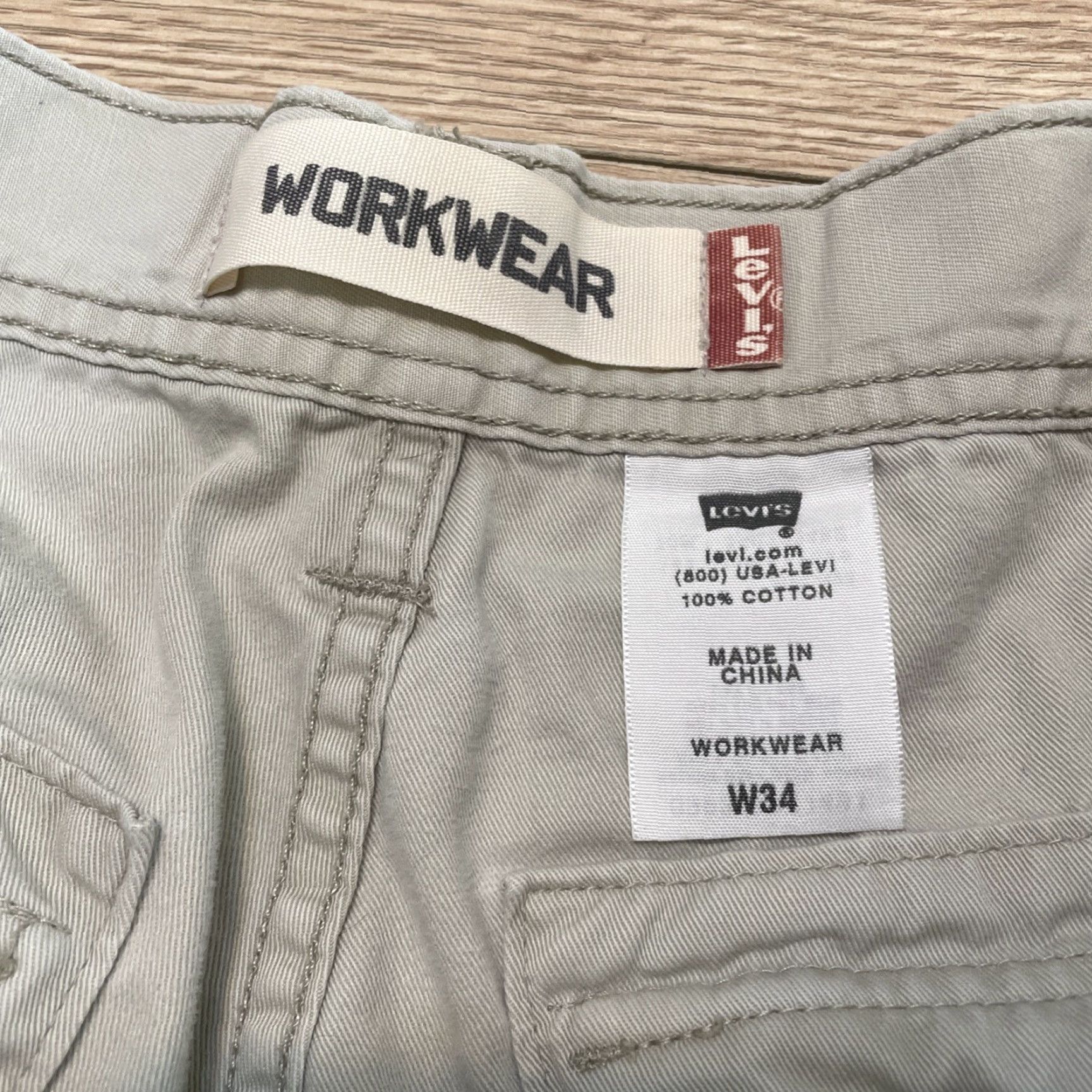 Levi's VINTAGE Levi's Cargo Shorts Men's Size 34 Khaki Workwear Beige 90s Size US 34 / EU 50 - 2 Thumbnail