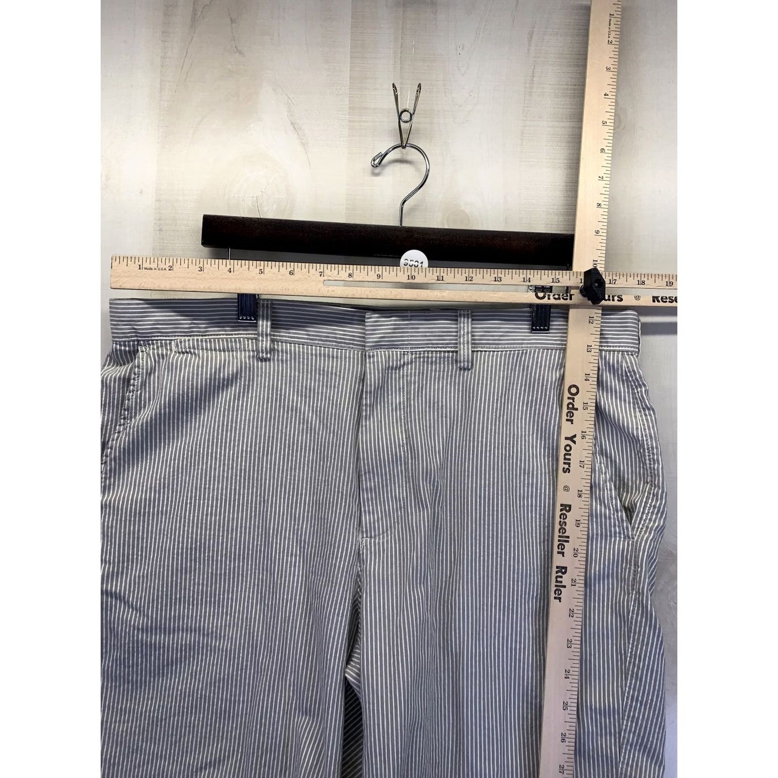 J.Crew VINTAGE J.CREW Bermuda Shorts Gray White Stripe Mens 36 Regular Cotton Front Zip Casual Travel Size US 36 / EU 52 - 2 Thumbnail