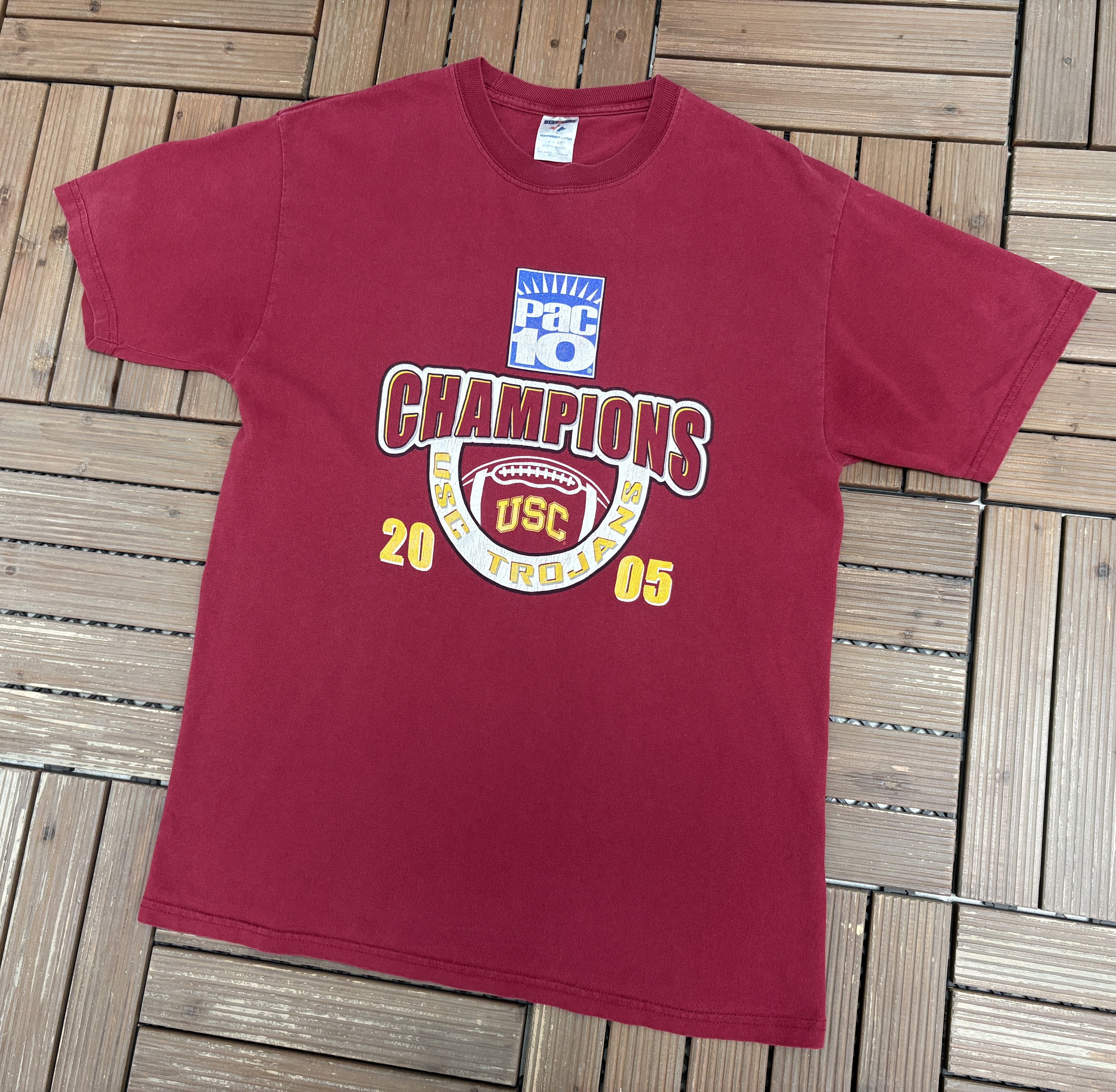Vintage USC Trojans Pac-10 Champions 2005 Vintage Red Tee Size US L / EU 52-54 / 3 - 3 Thumbnail