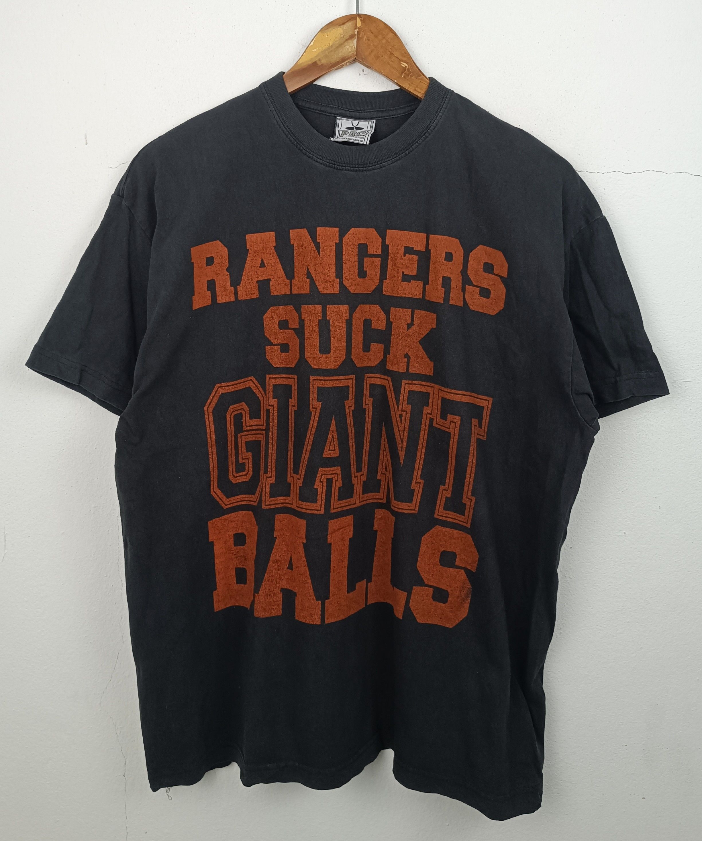 NFL VINTAGE RANGERS SUCK GIANTS BALLS NFL HUMOR TEE Size US L / EU 52-54 / 3 - 3 Thumbnail