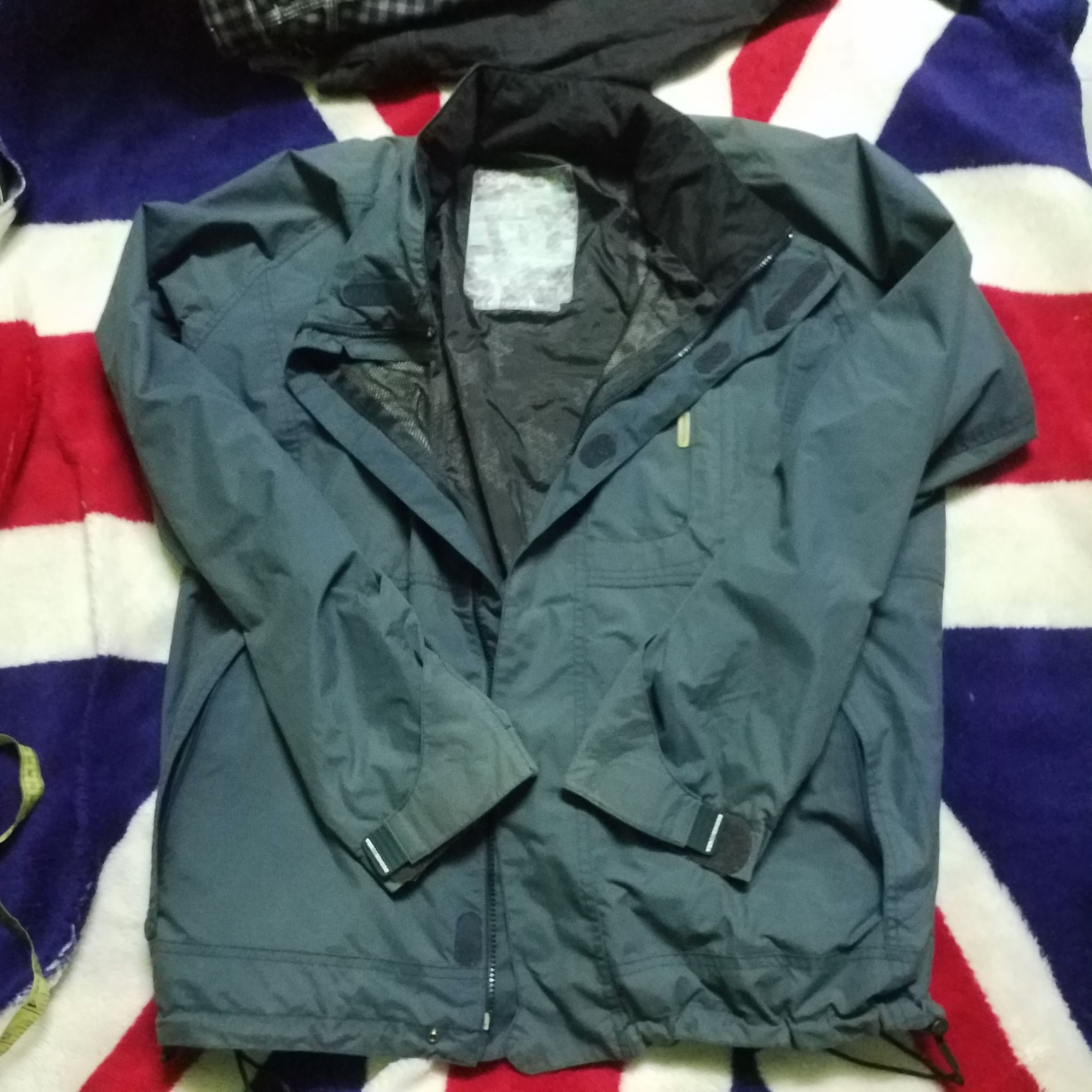 DC SHOE CO USA NYLON JACKET WITH EXOTEX 10000 SIZE 29X30