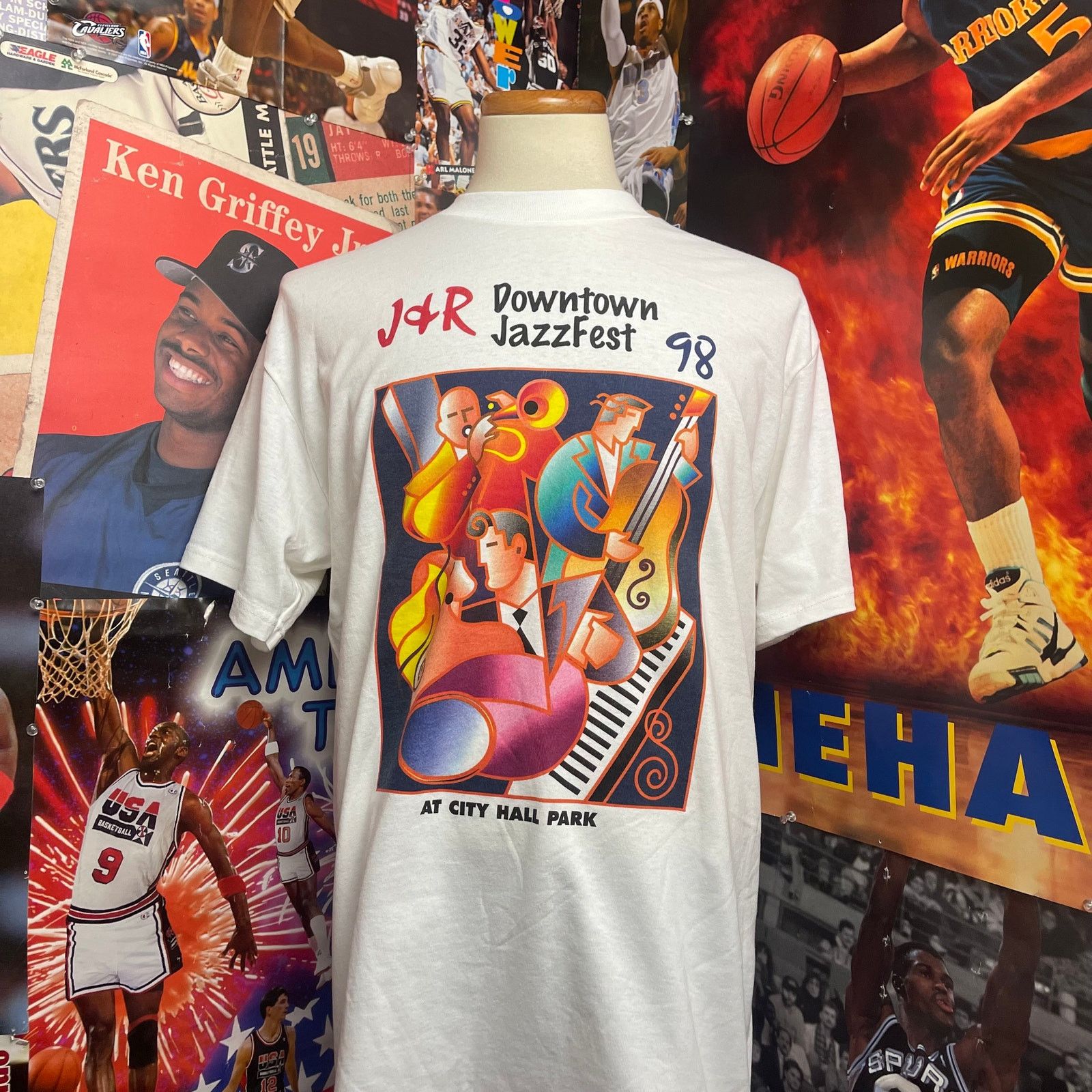 Vintage Vintage 1998 J & R Downtown Jazz Fest At City Hall Park Tee Size US L / EU 52-54 / 3 - 1 Thumbnail