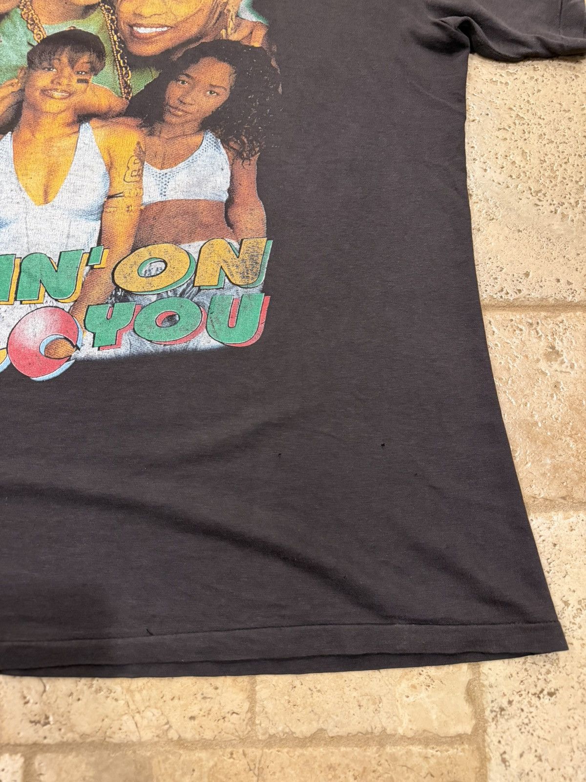 Vintage Vintage TLC “Diggin’ On You” 90’s Single Stitch Rap Tee Size US XXL / EU 58 / 5 - 16 Thumbnail