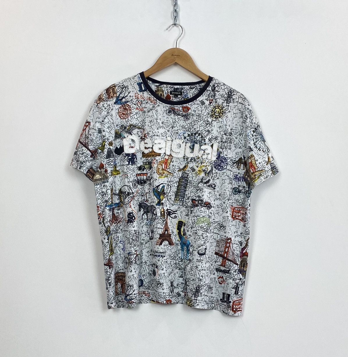 Other Desigual White Short Sleeve T-Shirt Men’s Size 2XL Top Size US XXL / EU 58 / 5 - 1 Thumbnail